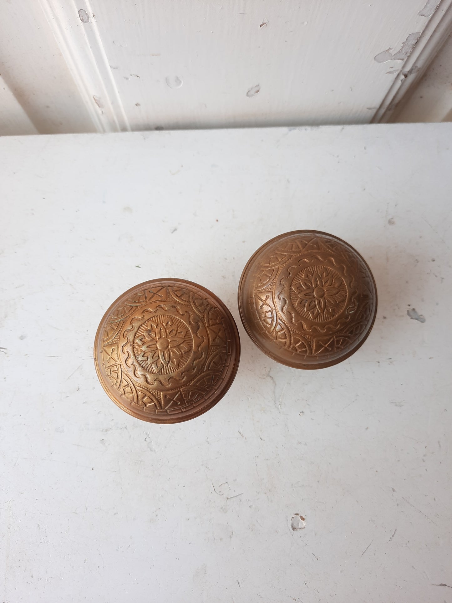 One set of Antique Windsor Pattern Door Knobs by Reading Hardware, Victoria Era Ornate Bronze Doorknob