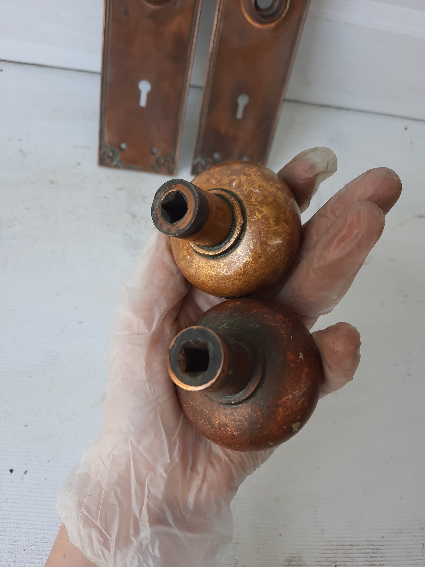 Delphi Pattern Hardware Set by Russell Erwin, Antique Swirl Design Bronze Door Knob Plate Set