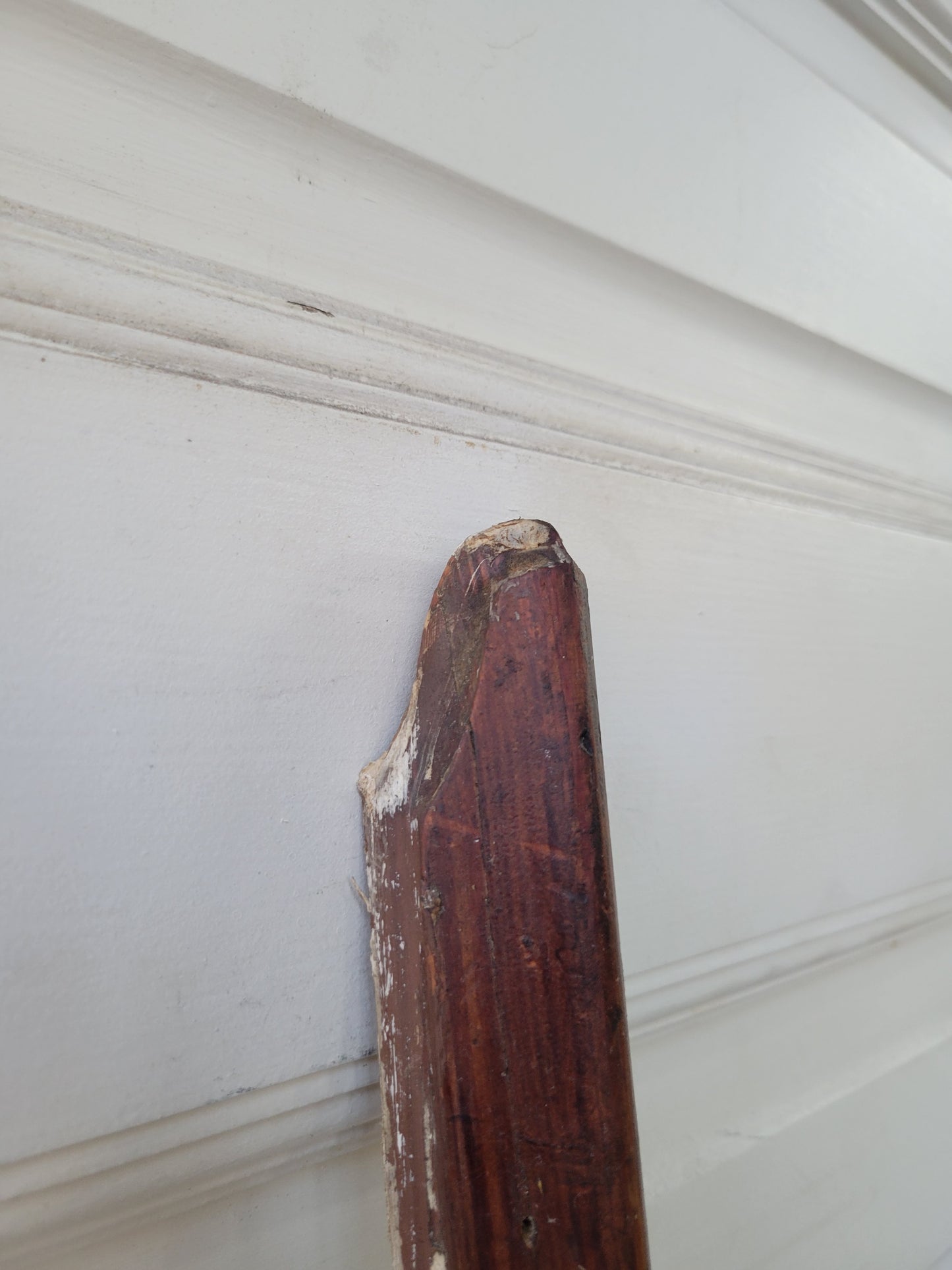 Antique Trim Corner Guard, Turned Wood Corner Trim Piece, #062101