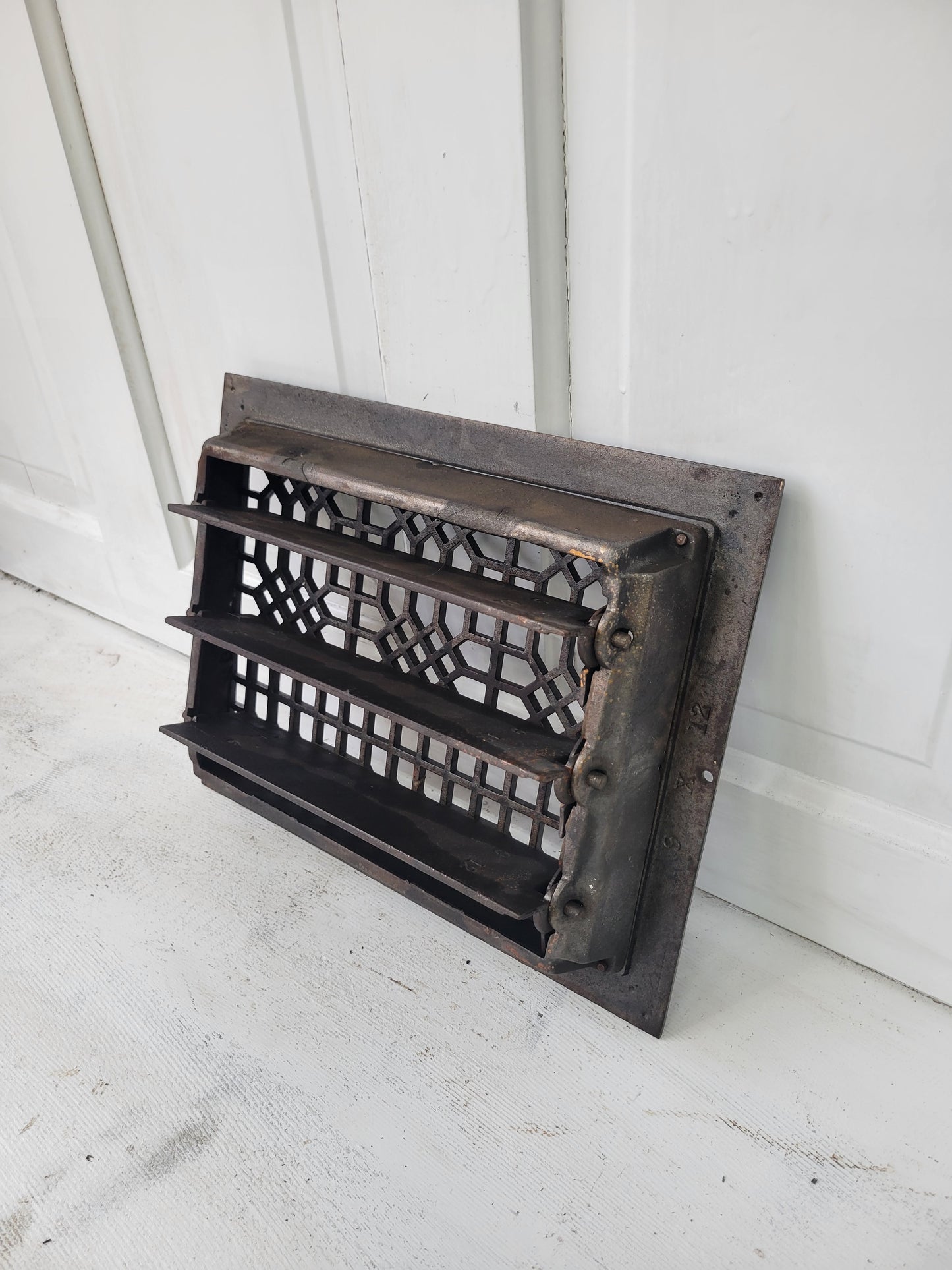 Antique Iron Lattice Pattern 14 x 11 Ornate Floor Grate, Antique Iron Vent Cover #062603