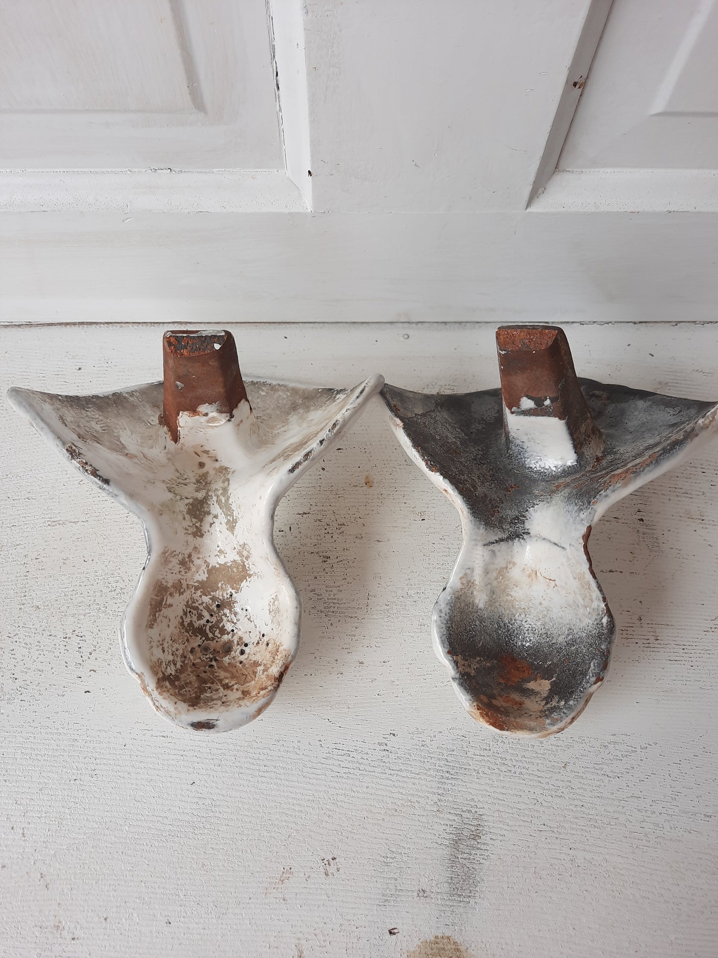 Antique Pair of Cast Iron Tub Eagle's Claw, Ball and Claw Design Bathtub Feet #070101