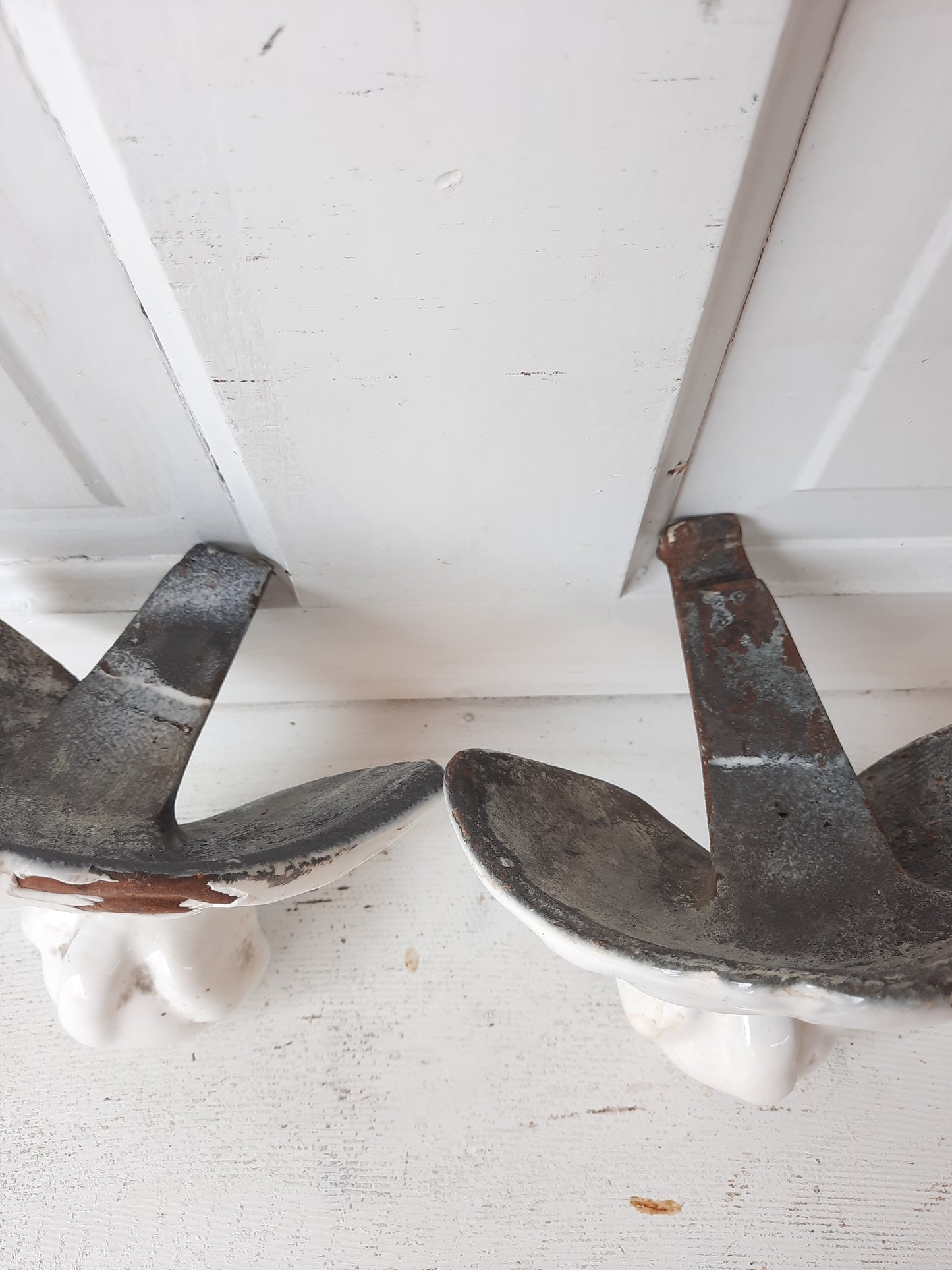 Antique Pair of Cast Iron Tub Eagle's Claw, Ball and Claw Design Bathtub Feet #070103