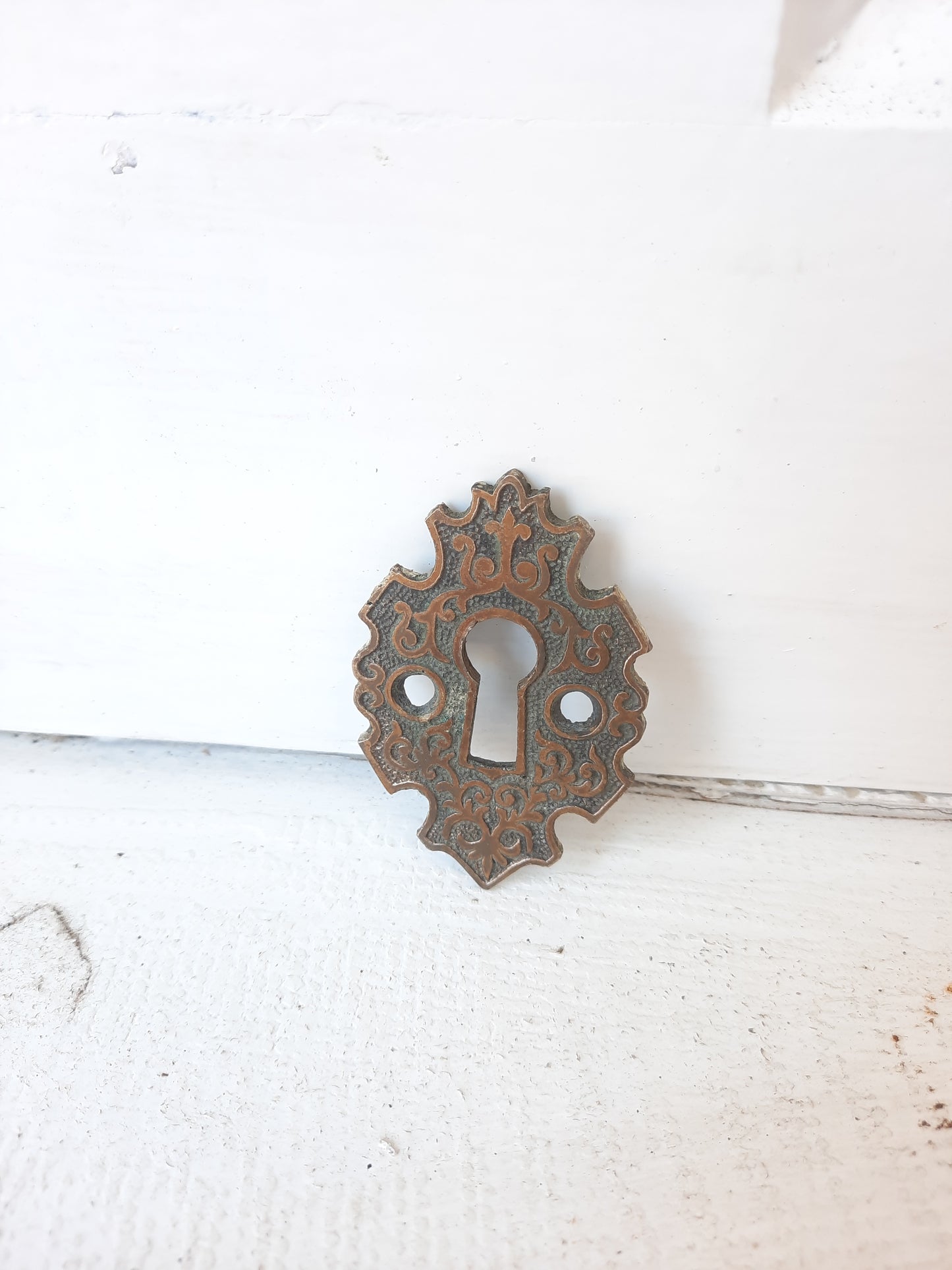 Fancy Bronze Key Hole Escutcheon, Ornate Skeleton Keyhole Plate Cover 072714