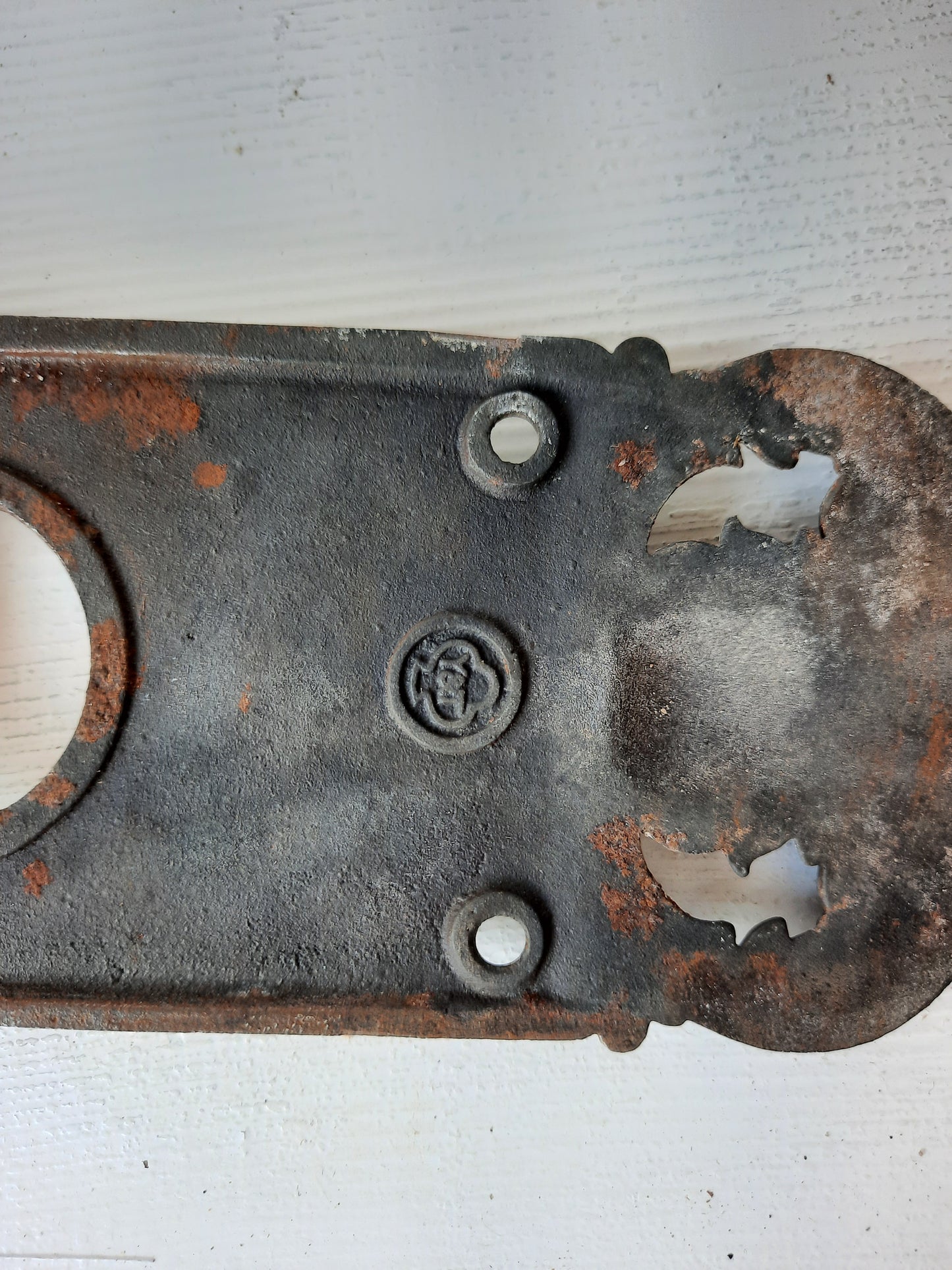Ornate Cast Iron Entry Door Backplate, Cylinder Lock Escutcheon Plate 081002