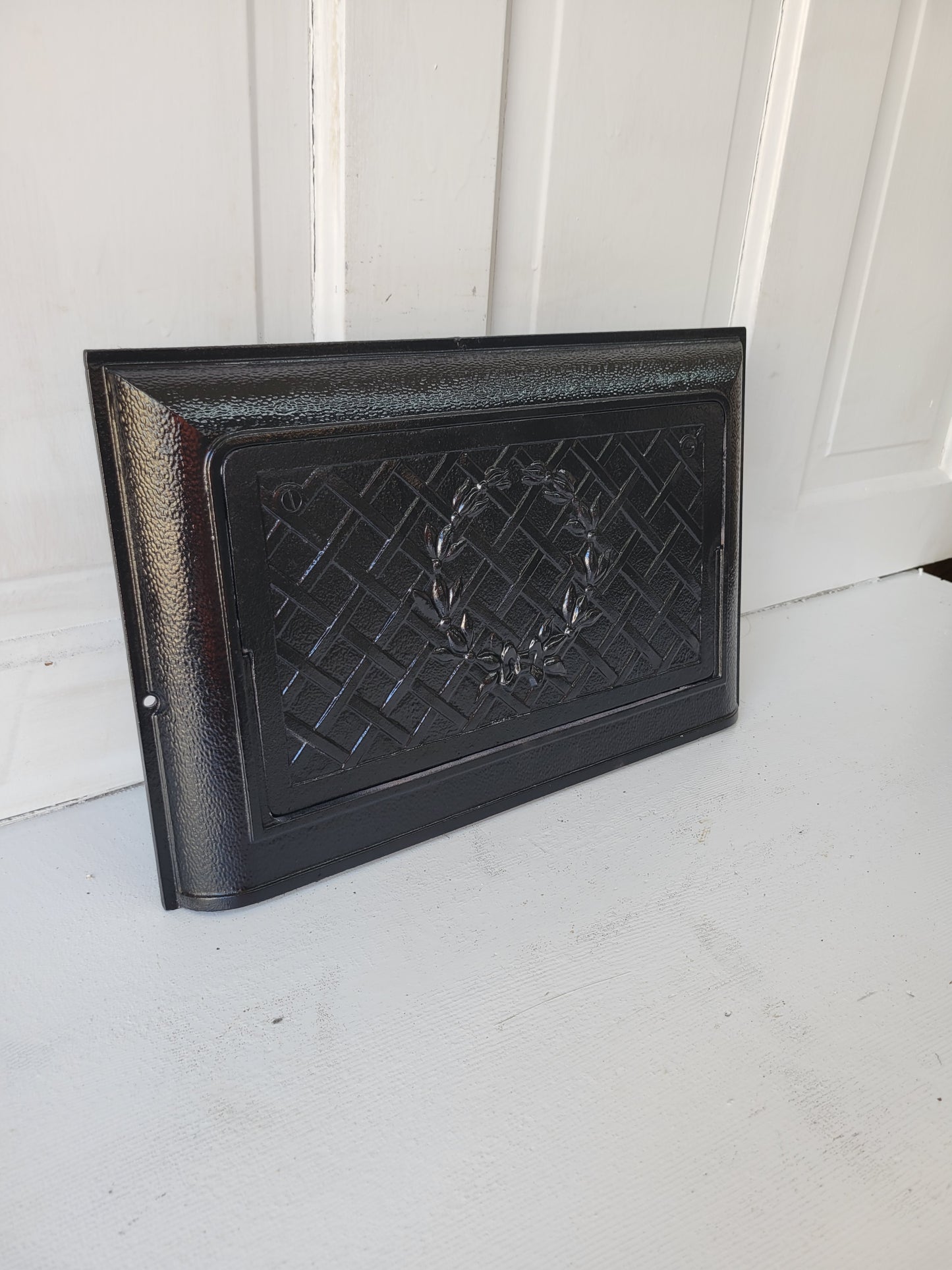 10 x 16 Fancy Cast Iron Fold Out Vent Cover, Antique Floor Register Cover with Dampers #081702