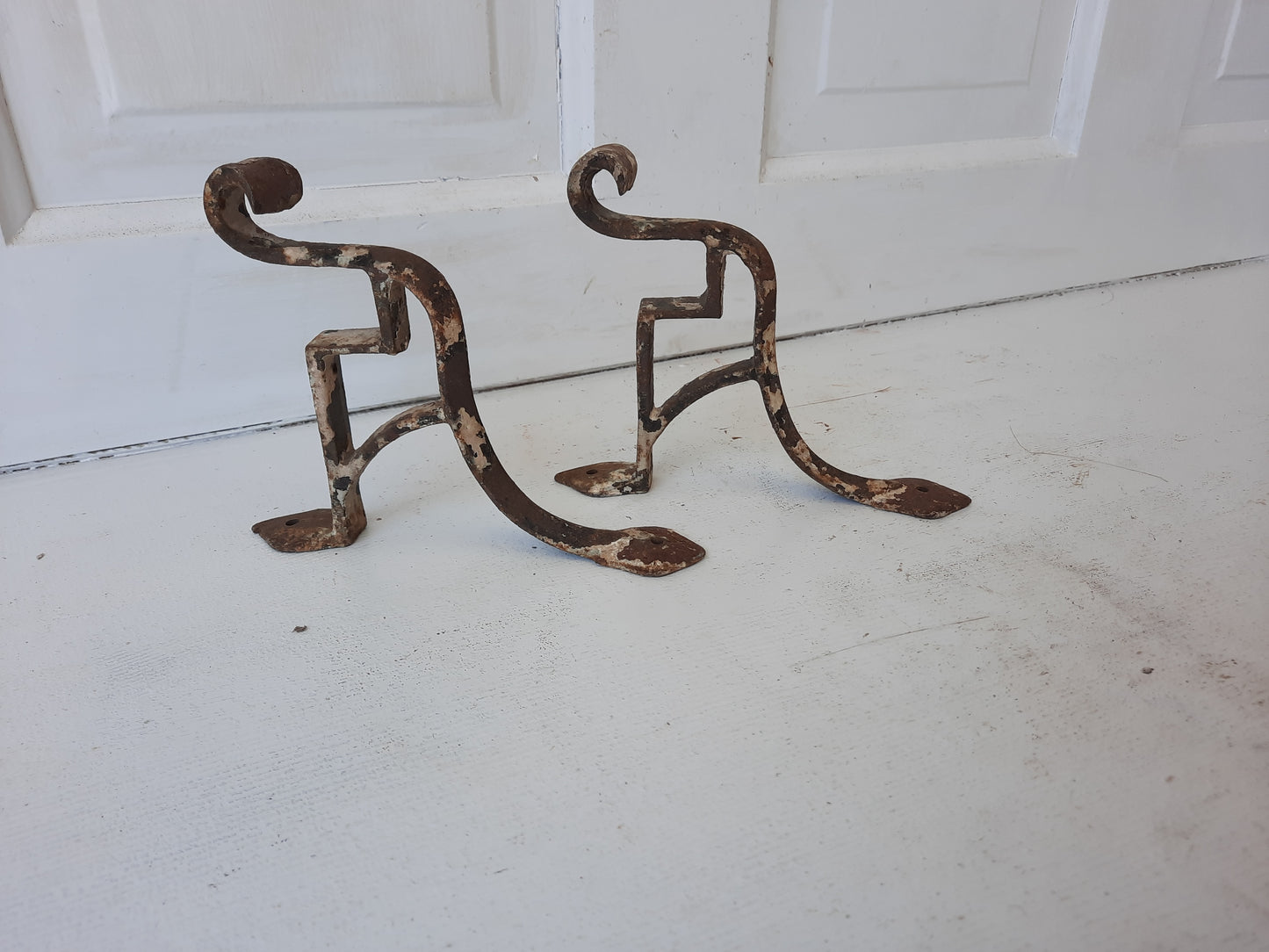 Two Small Cast Iron Shelf Bracket with Scroll Design, Ornate Brackets for Small Shelf 083107