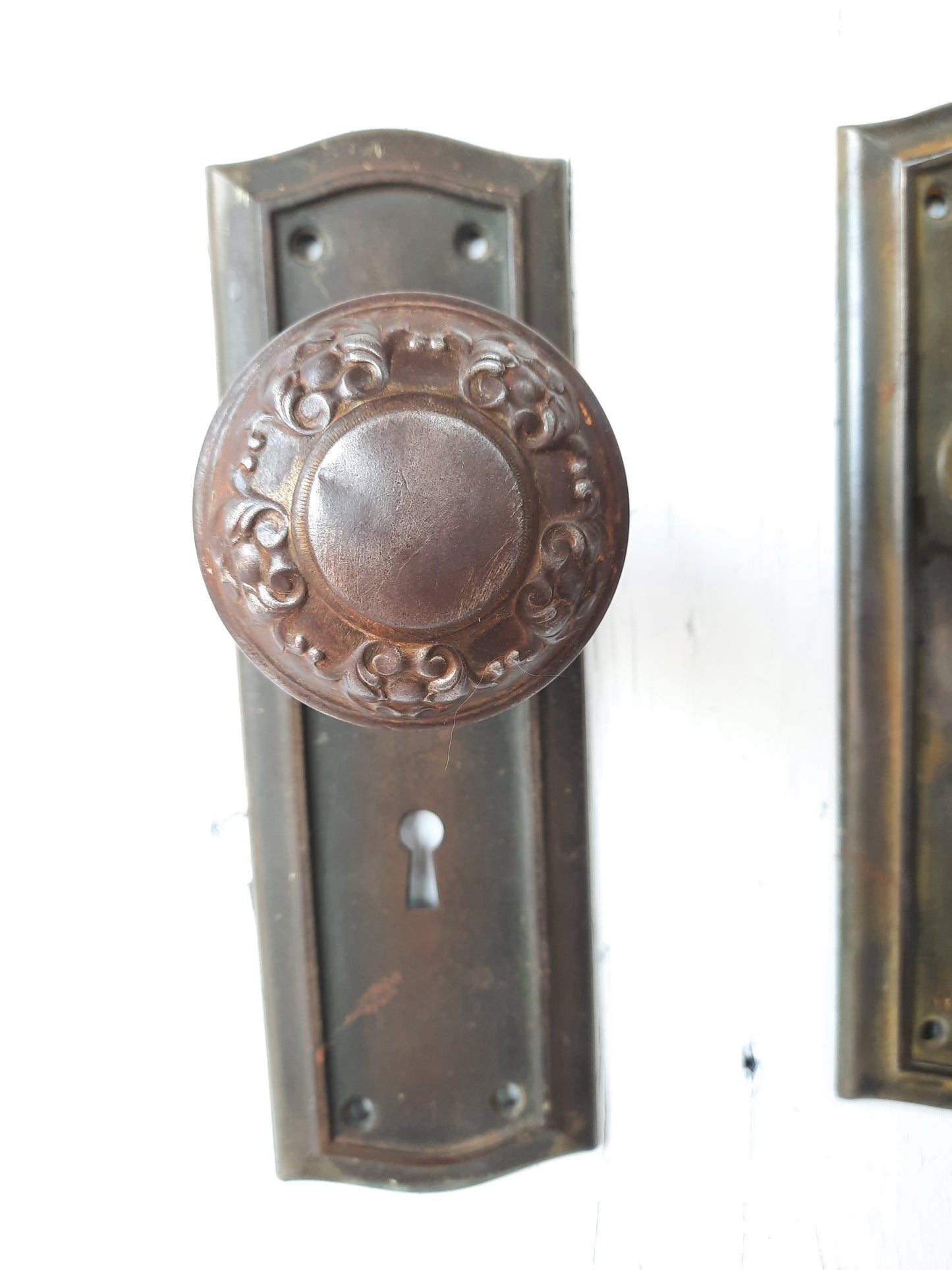 Deco Door Plates with Antique Floral Pattern Doorknobs, Door Backplates and Knob Set, Door Hardware
