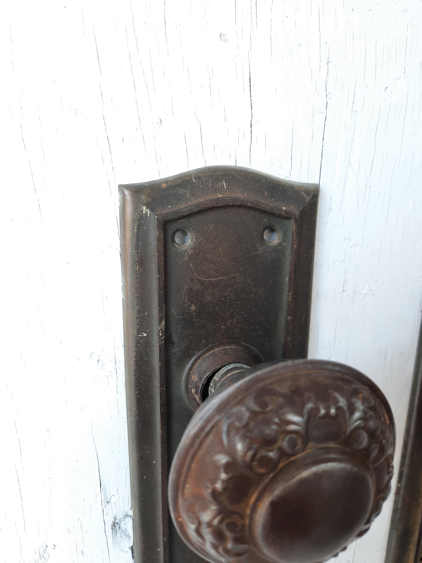 Deco Door Plates with Antique Floral Pattern Doorknobs, Door Backplates and Knob Set, Door Hardware