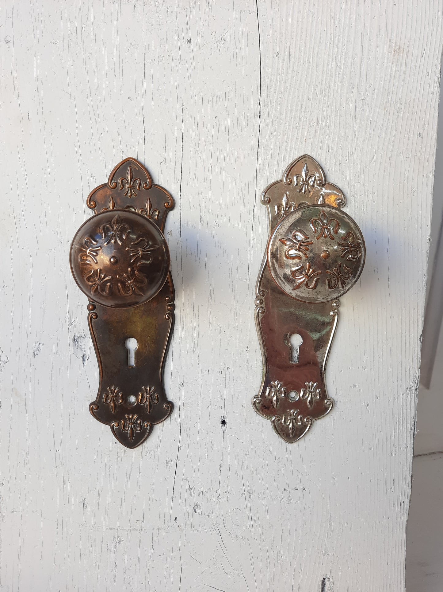 Fleur de Lis Door Hardware Set by Lockwood, Victorian Era French Design Doorknob and Plates 120702