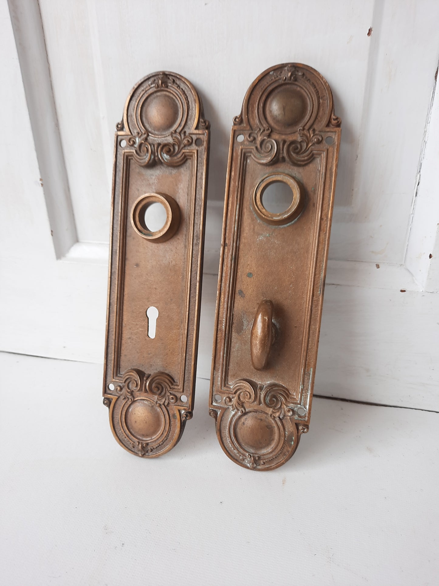 Two Bronze Doorknob Plates with Thumb Turn Lock, Plates for Privacy Lock Mortise 013107