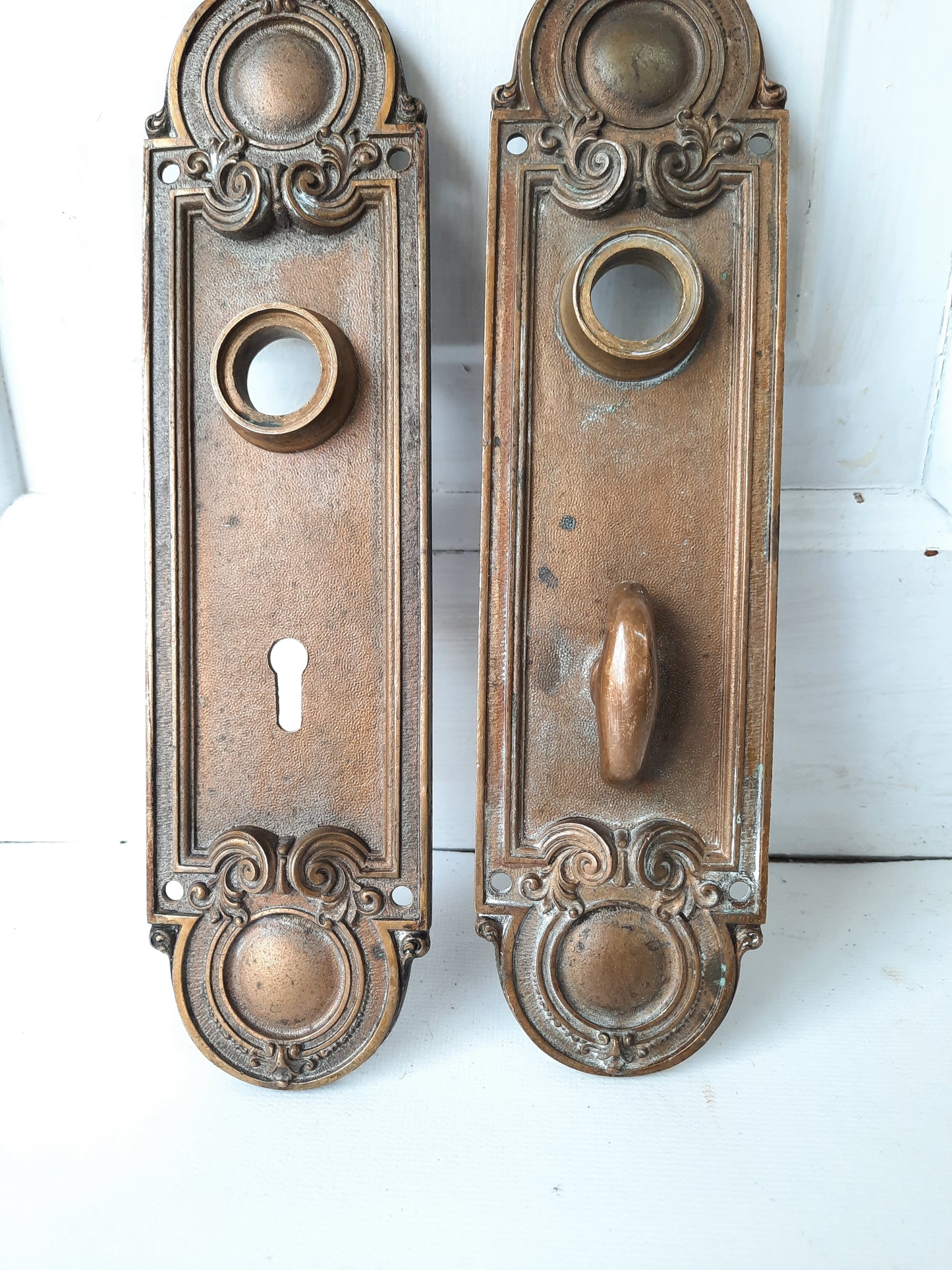 Two Bronze Doorknob Plates with Thumb Turn Lock, Plates for Privacy Lock Mortise 013107