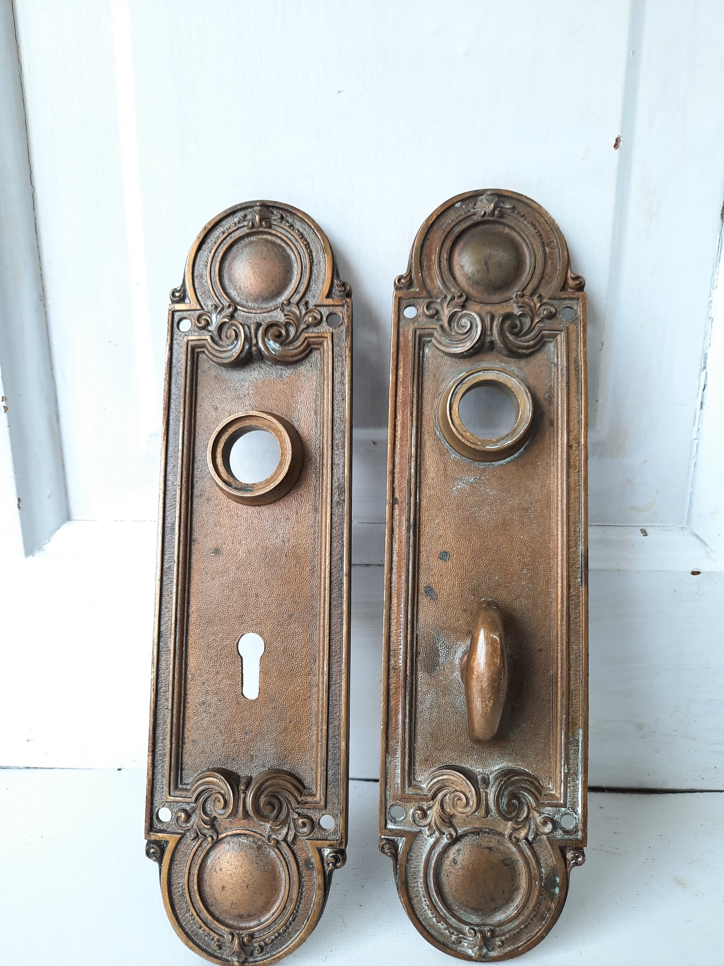 Two Bronze Doorknob Plates with Thumb Turn Lock, Plates for Privacy Lock Mortise 013107