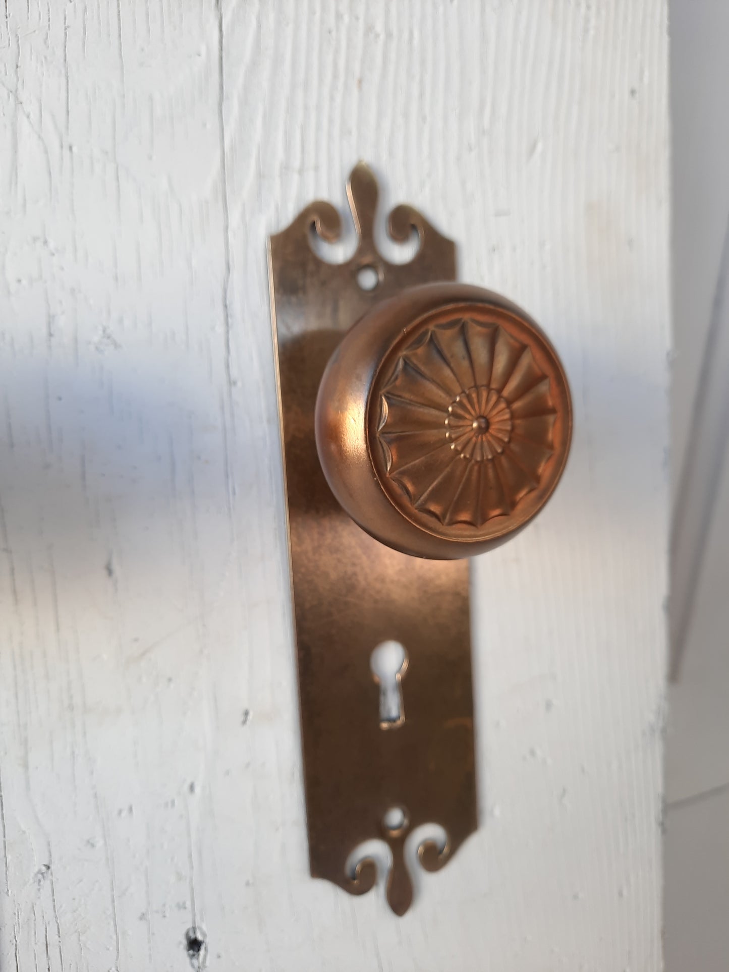 Art Deco Fan Style Doorknob with Backplates, Brass Deco Knobs and Back Plates Set 020301