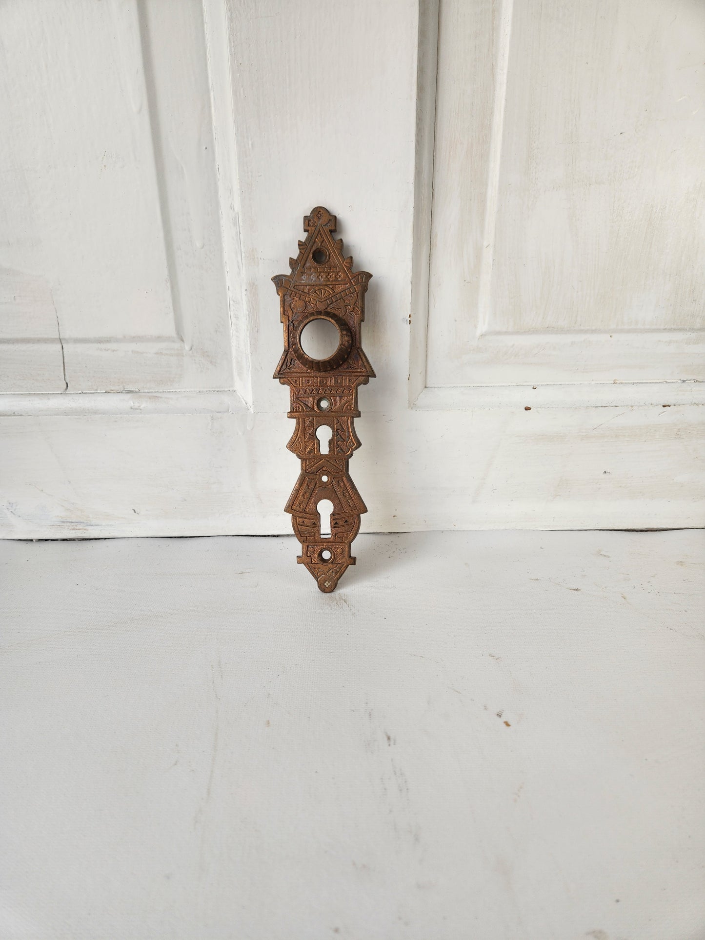 Niles Hardware Antique Bronze Exterior Door Plate, Antique Door Plate Double Keyhole Backplate 02803