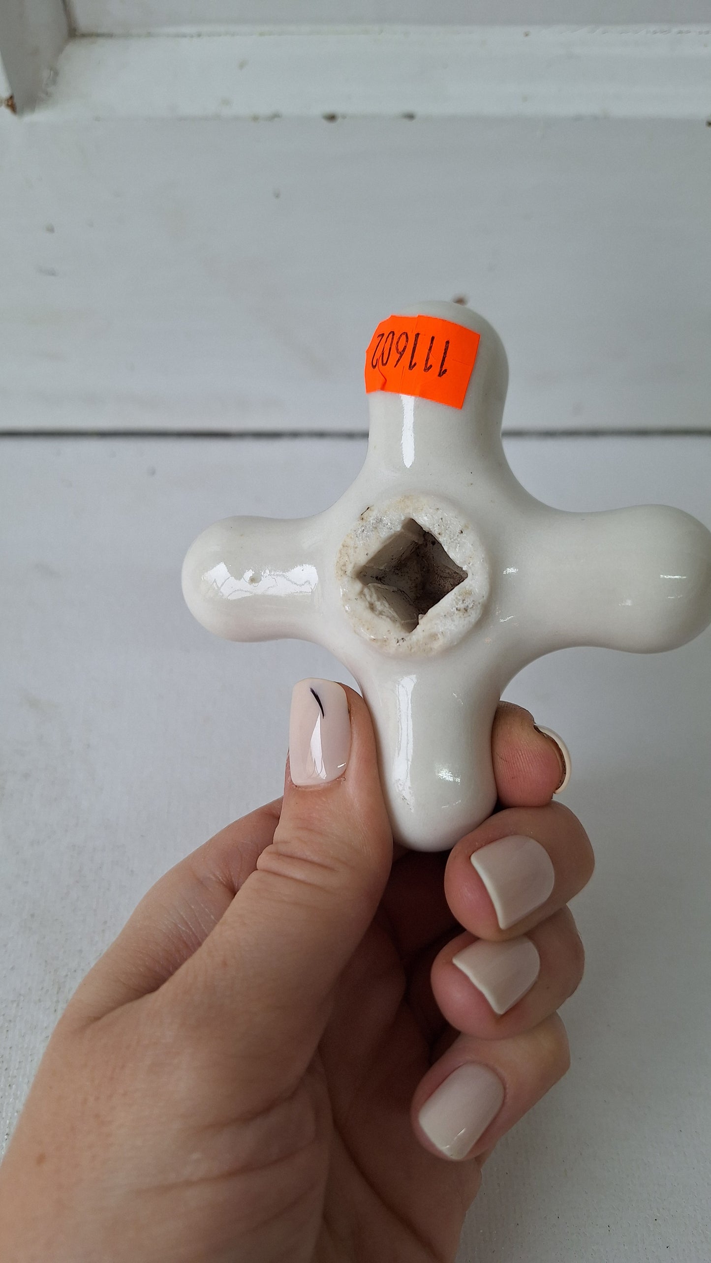 Hot Porcleain Cross Handle Antique Porcelain Sink or Bathroom Handle, Sink Faucet Handle, Porcelain White Cross Knobs 111602