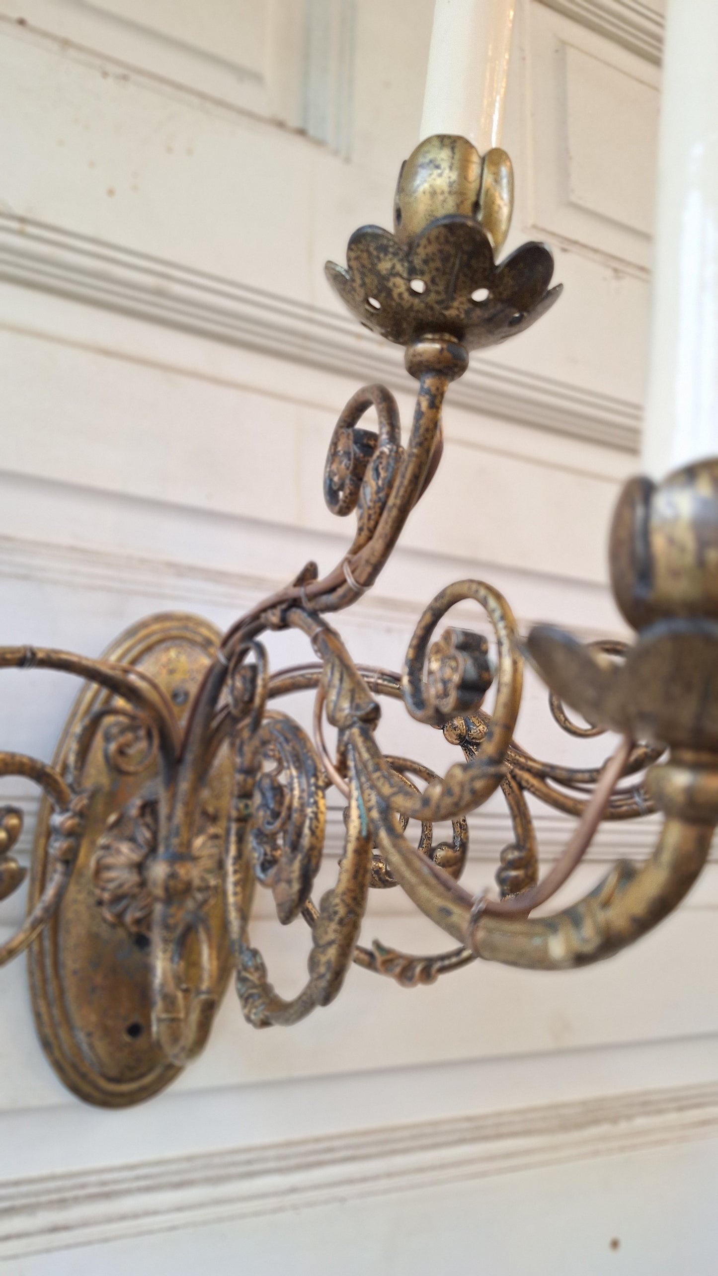 Swirling Flowers Vintage Wall Sconce, Three Arm Ornate Fancy Wall Light, Vintage Gold Flower Toille Light, Mid Century Sconce, Flower Light