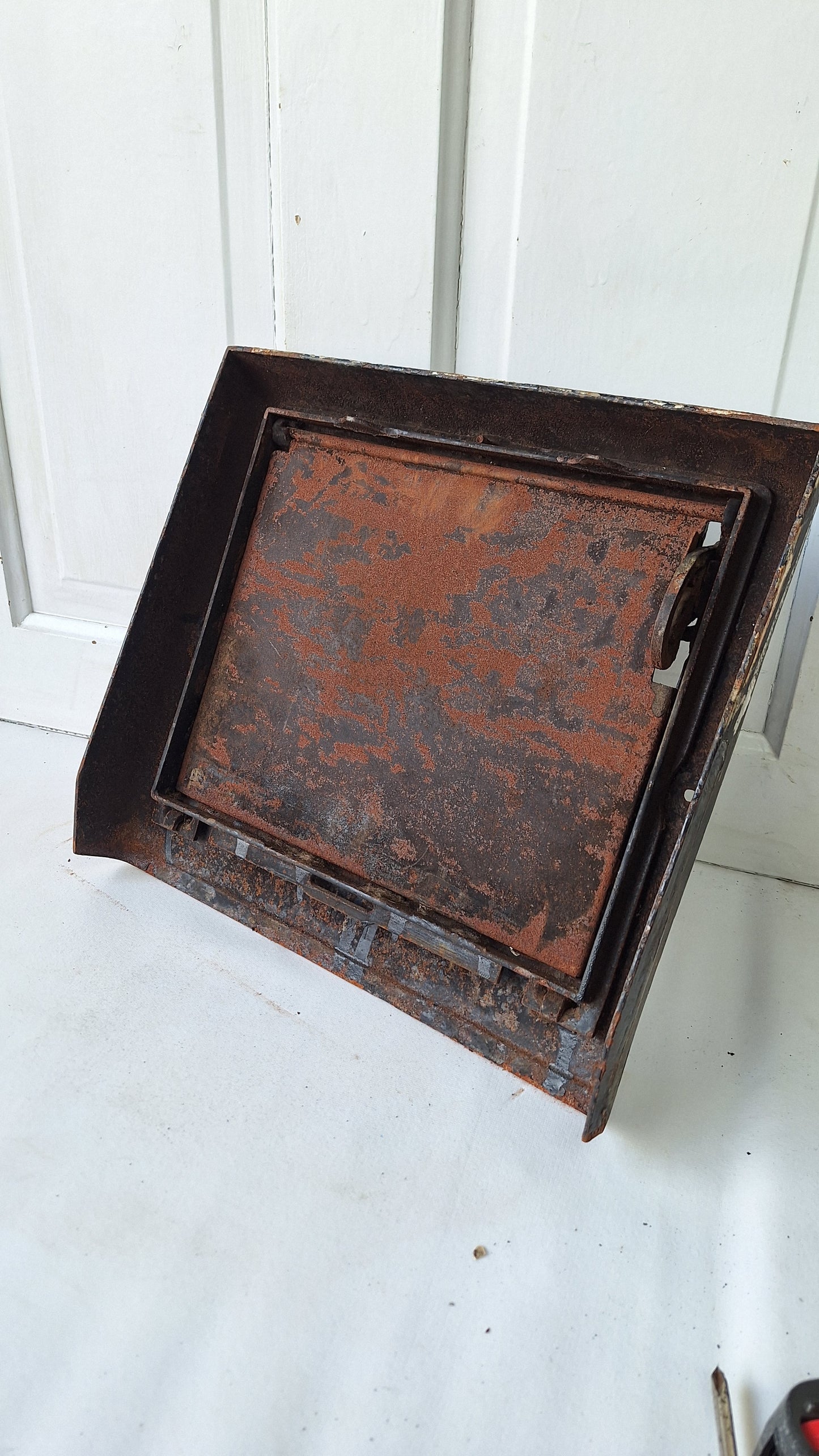 14 x 13" Vintage Wall Vent, Baseboard Vent, Heating Vent Cover, Angled Wall Vent, Vintage Wall Grate, Antique Heat Grate 020604