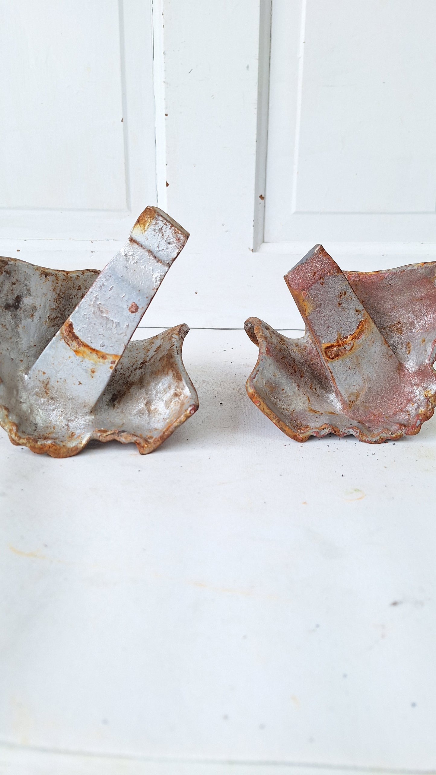 Antique Painted Cast Iron Tub Feet, Pair of Ball and Claw Tub Feet, Bathtub 022601
