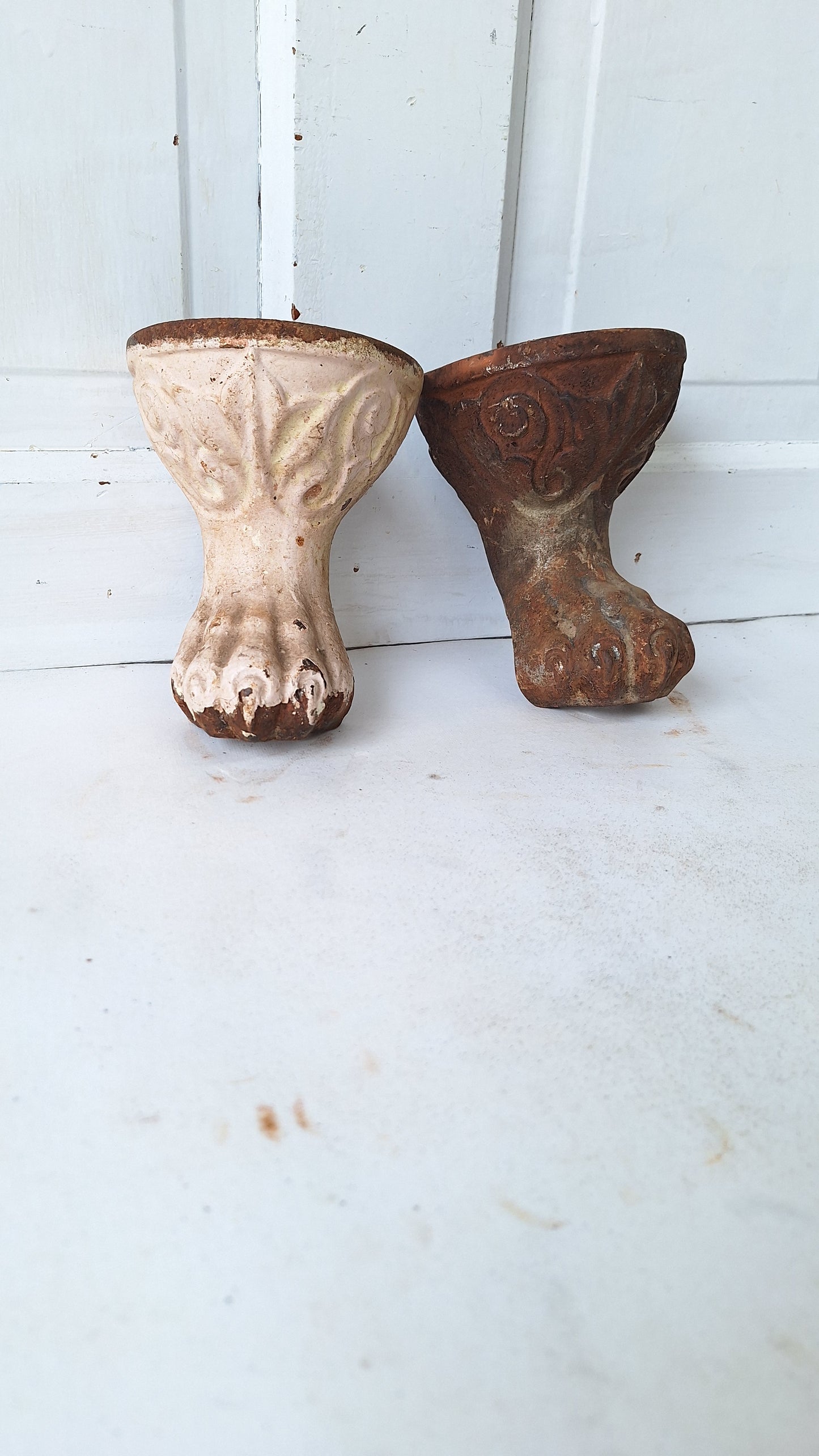 Antique Cast Iron Tub Lion's Feet, Pair of Ball and Claw Tub Feet, Claw Foot Tub 022603