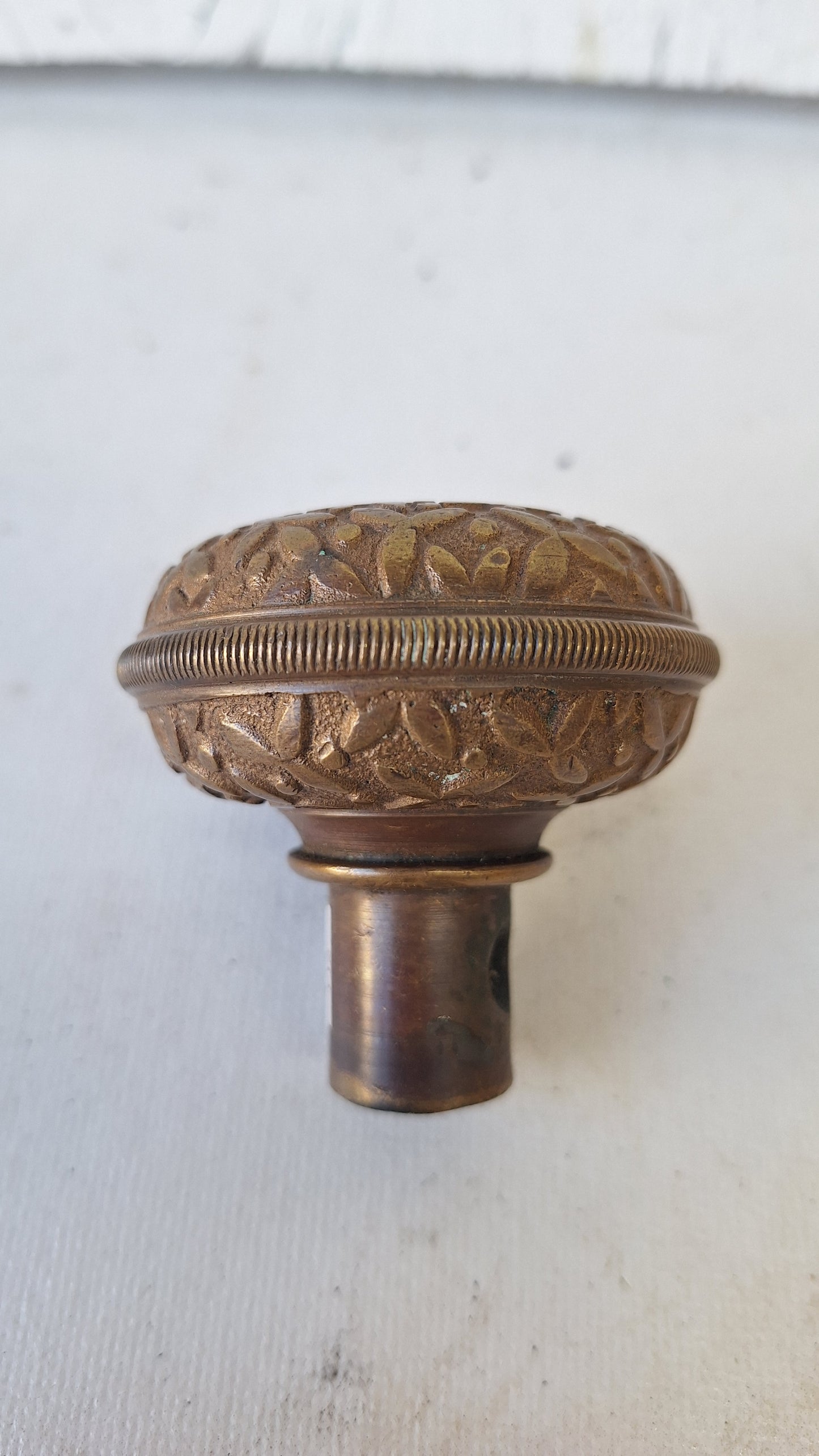 Rice Pattern Doorknob by Yale and Towne, Antique Bronze Door Knob, Ornate Bronze Victorian Doorknob 022705
