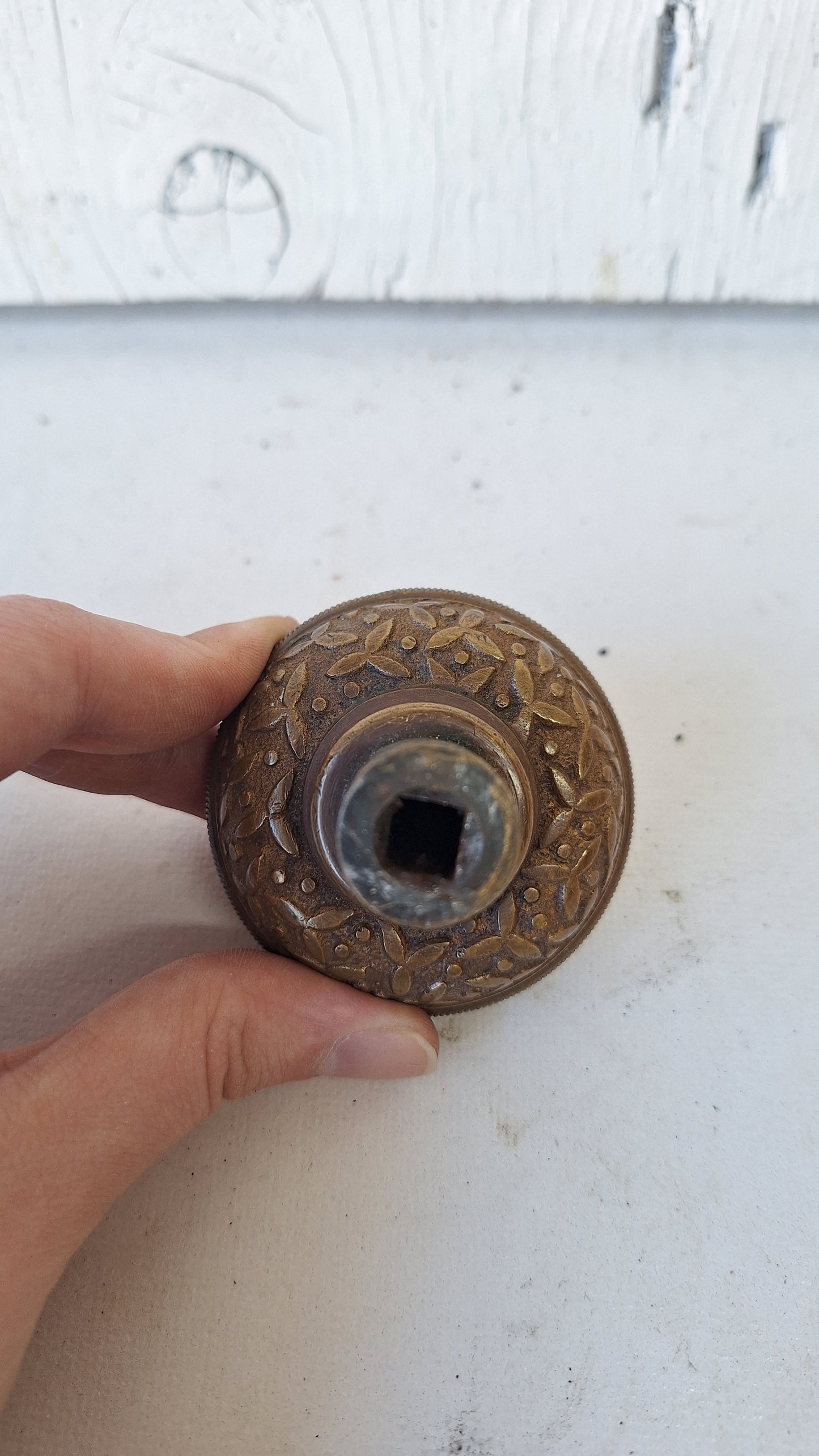 Rice Pattern Doorknob by Yale and Towne, Antique Bronze Door Knob, Ornate Bronze Victorian Doorknob 022705