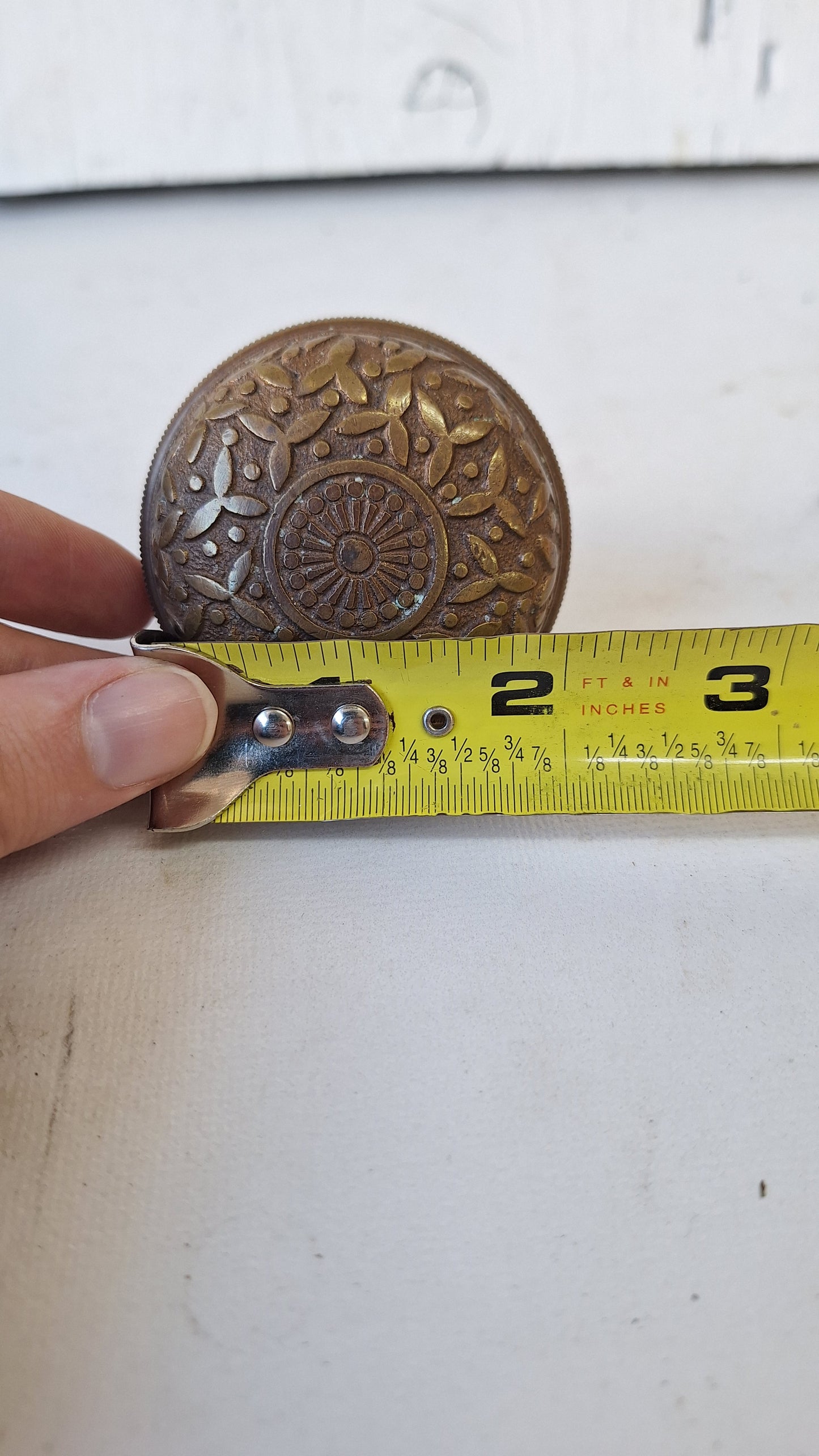 Rice Pattern Doorknob by Yale and Towne, Antique Bronze Door Knob, Ornate Bronze Victorian Doorknob 022705