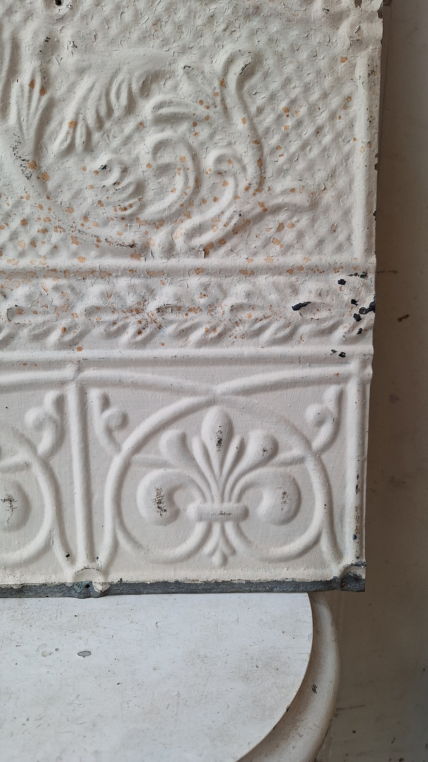 Antique White Ceiling Tin Square Torch and Ribbon Design, Stamped Tin Ceiling Tile 032505a