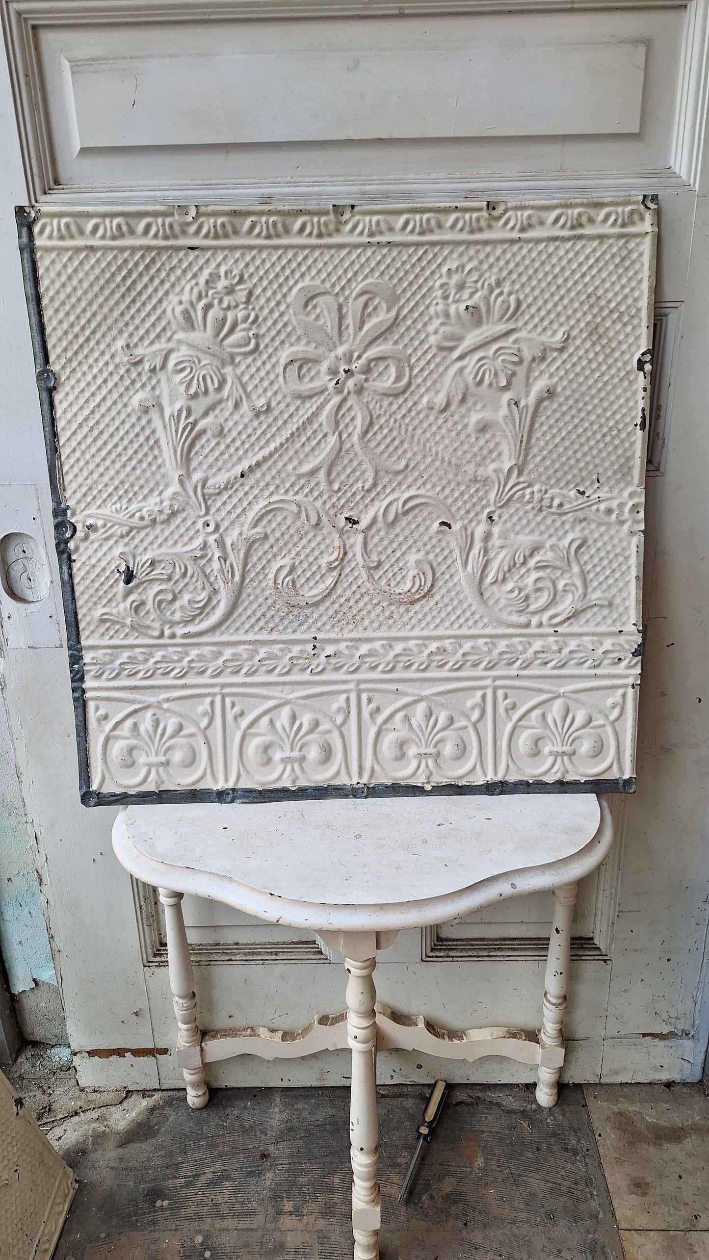 Antique White Ceiling Tin Square Torch and Ribbon Design, Stamped Tin Ceiling Tile 032505a