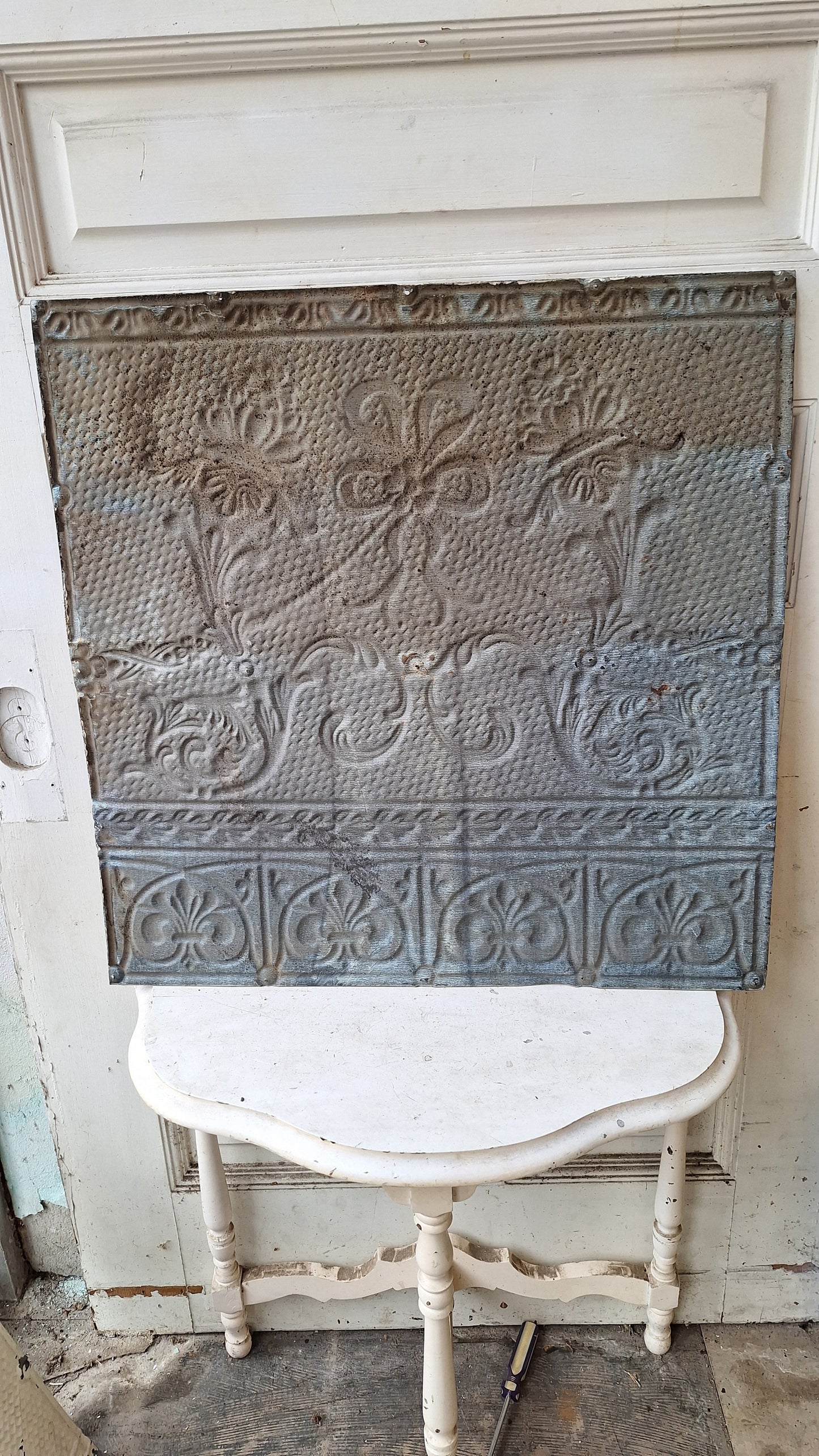 Antique White Ceiling Tin Square Torch and Ribbon Design, Stamped Tin Ceiling Tile 032505a