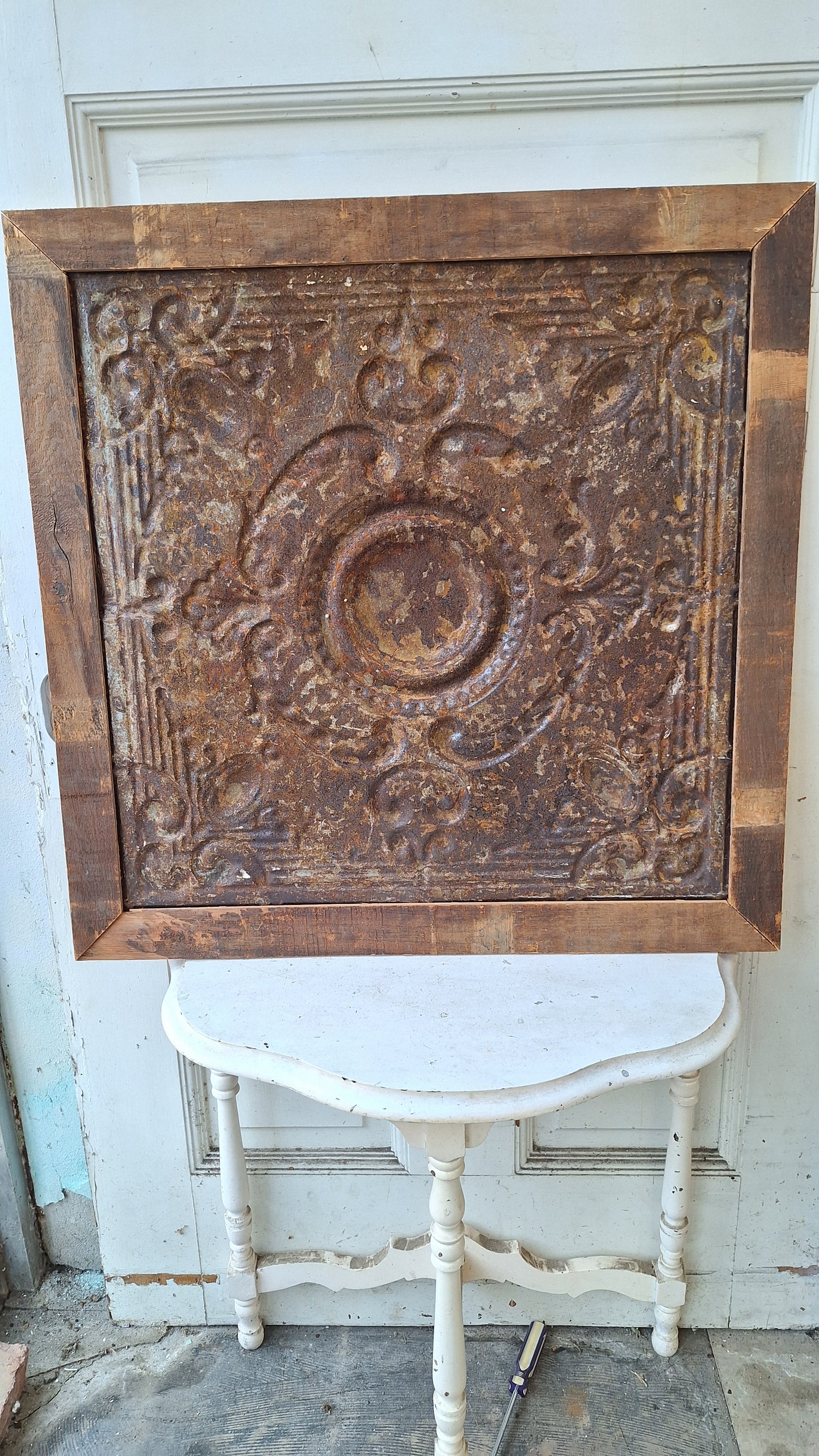 Framed Antique Tin Ceiling Tile with Round Center, Wall Hanging Antique Stamped Tin in Frame 032508