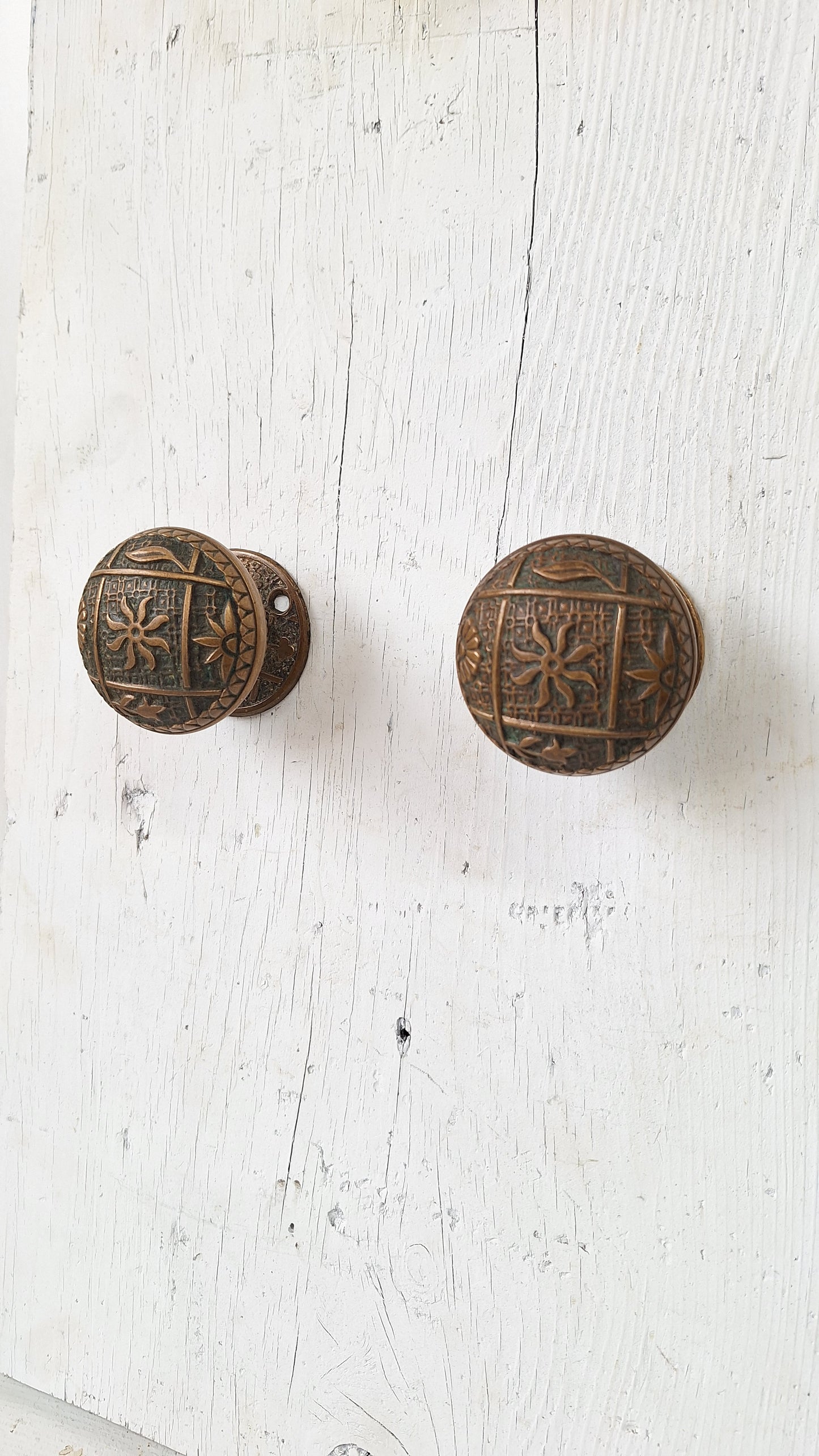 Kenton Lock Bronze Doorknob Set with Flower and Leaf Design and Matching Rosettes, Eastlake Style Antique Door Hardware Set 040208