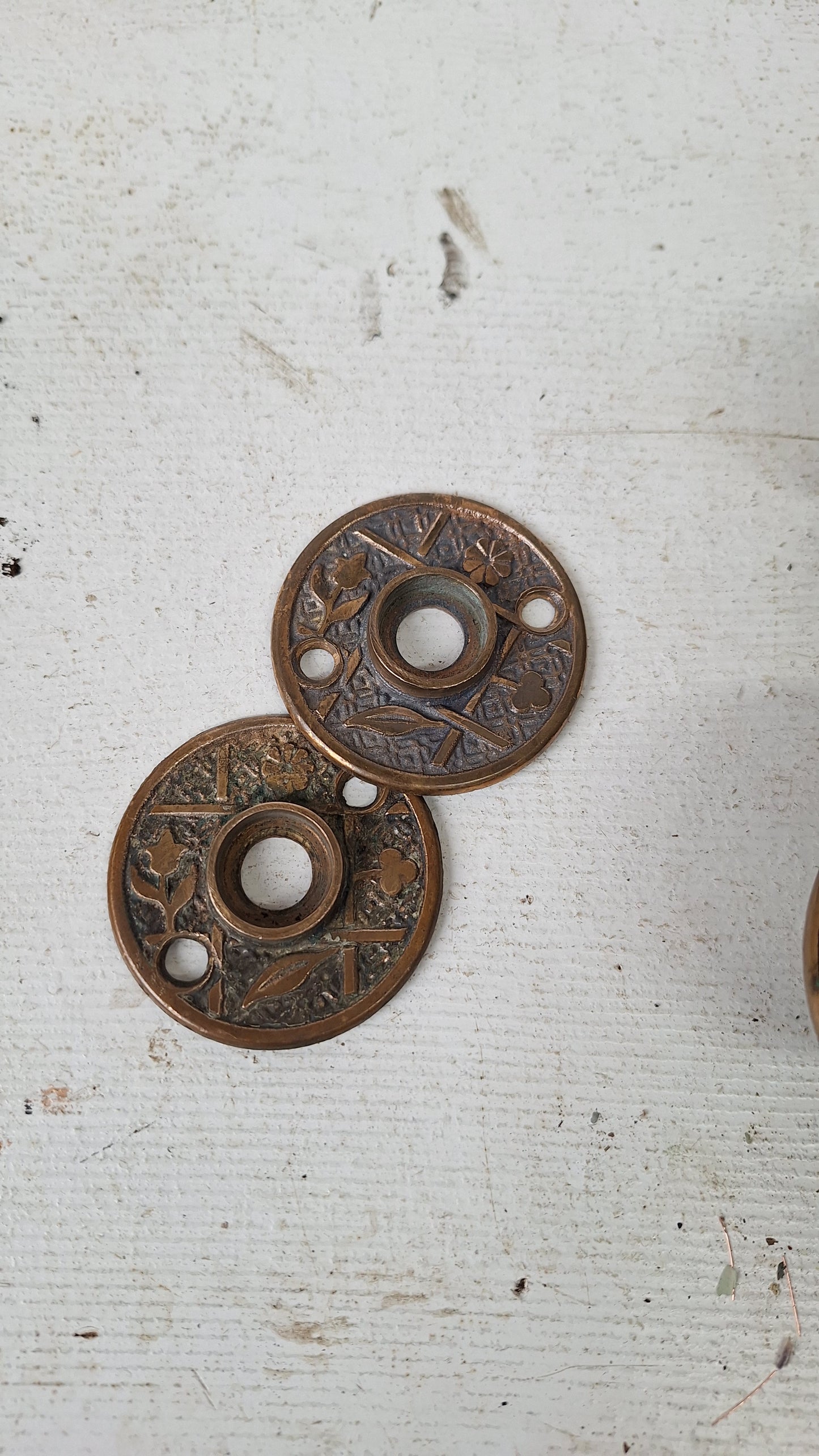 Kenton Lock Bronze Doorknob Set with Flower and Leaf Design and Matching Rosettes, Eastlake Style Antique Door Hardware Set 040208