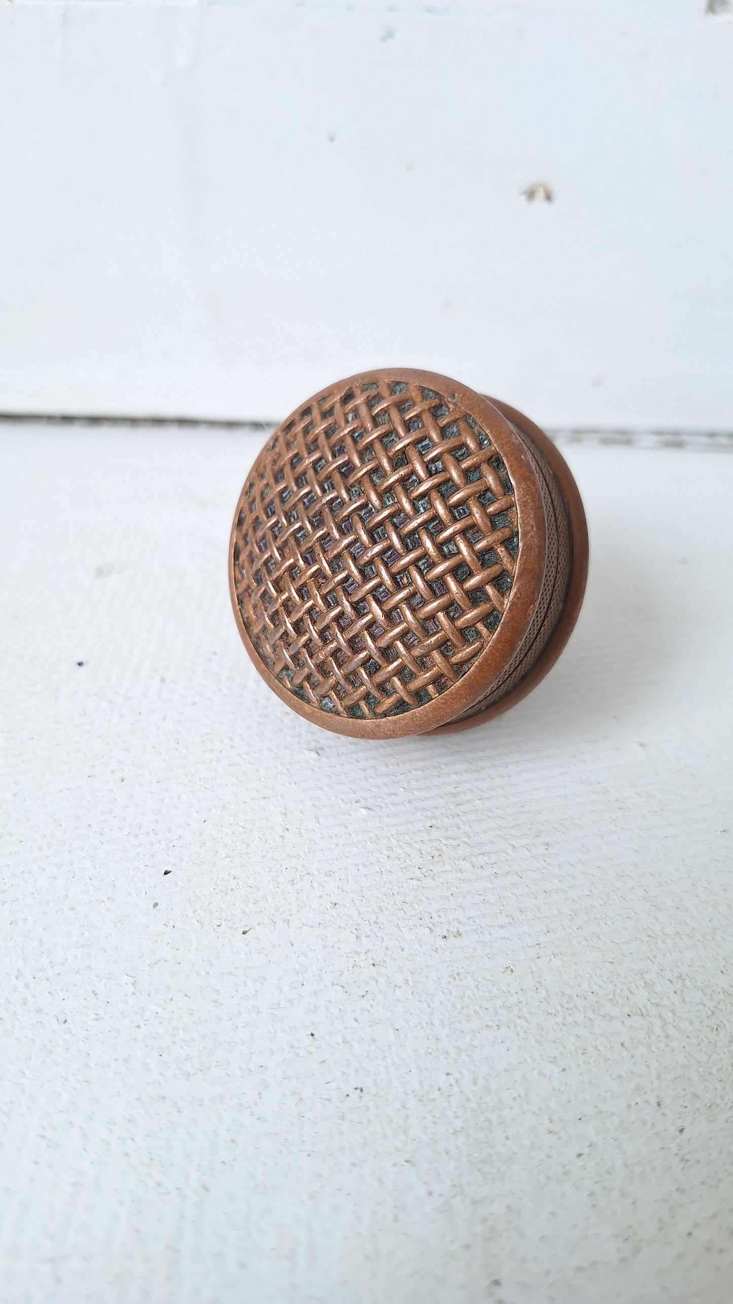 Woven Design Antique Doorknob by Russell & Erwin, Basket Weave Bronze Doorknob with Drum Style Edge, Victorian Door Knob Handle 040302
