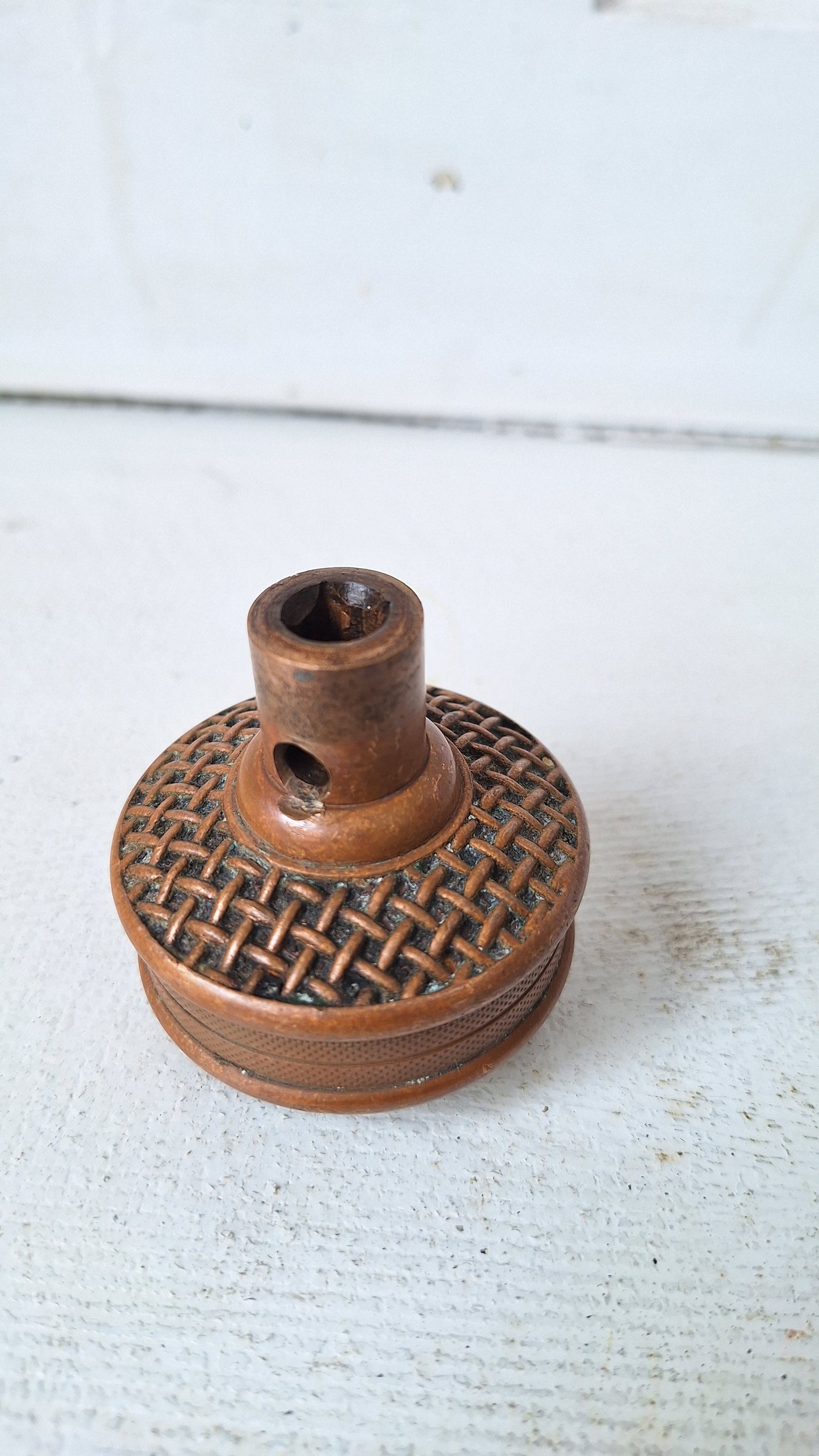Woven Design Antique Doorknob by Russell & Erwin, Basket Weave Bronze Doorknob with Drum Style Edge, Victorian Door Knob Handle 040302
