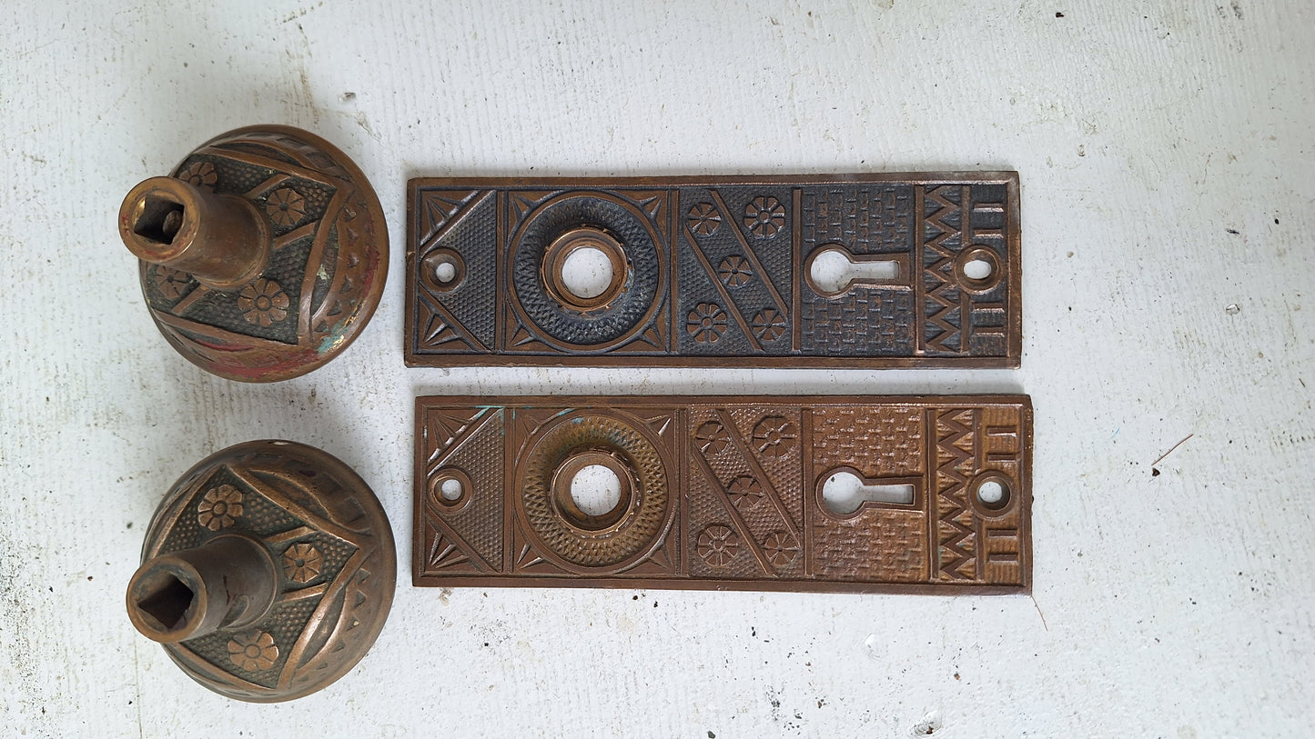 Set of FC Linde Antique Doorknob Back Plates and Doorknobs, F.C. Linde Bronze Door Knobs and Escutcheons, Antique Door Plate Hardware 040306