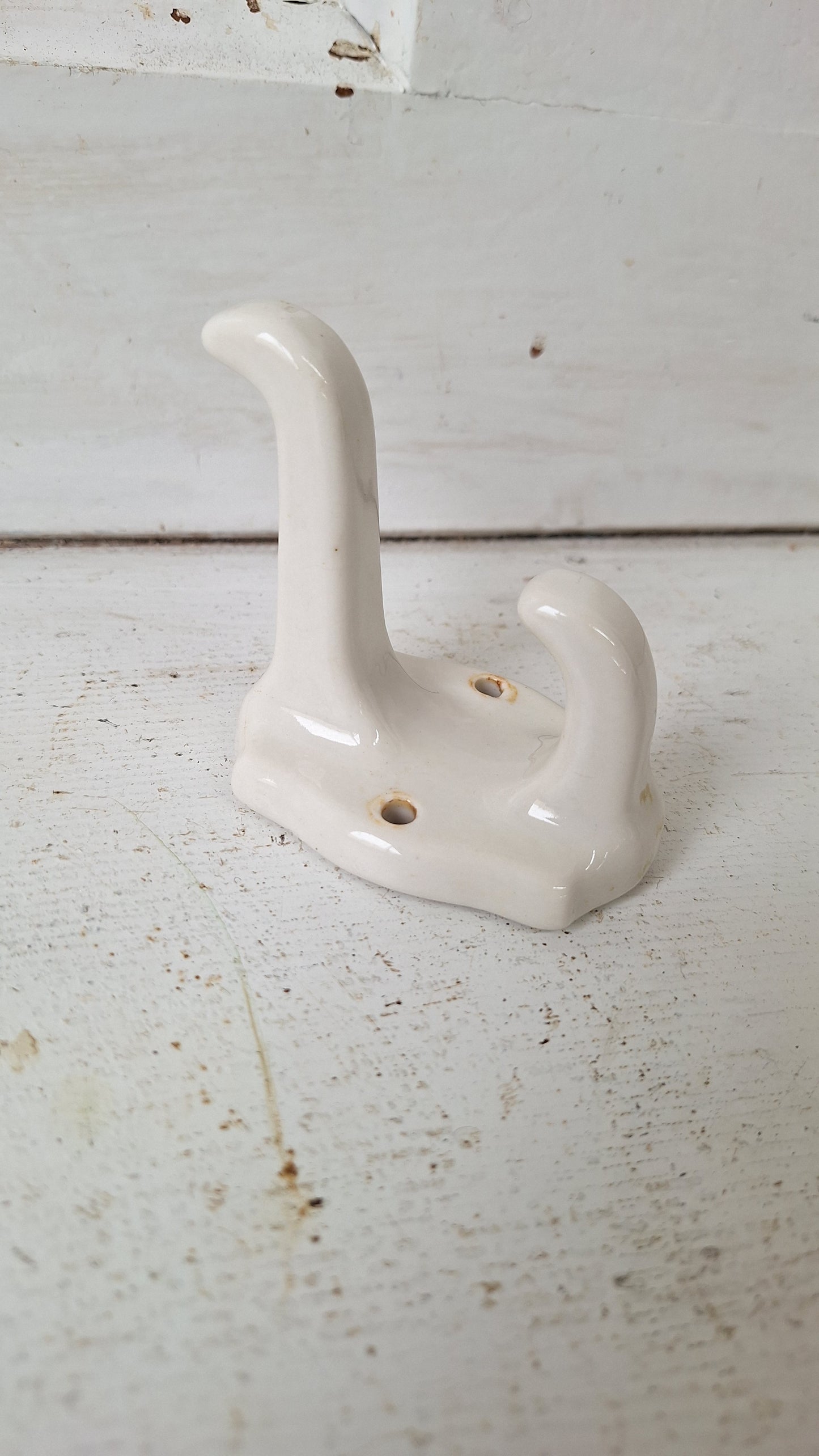 Vintage White Ceramic Wall Hook, Vintage White Bathroom Towel Hook, Chunky Porcelain Bathroom Hand Towel Hook 040501