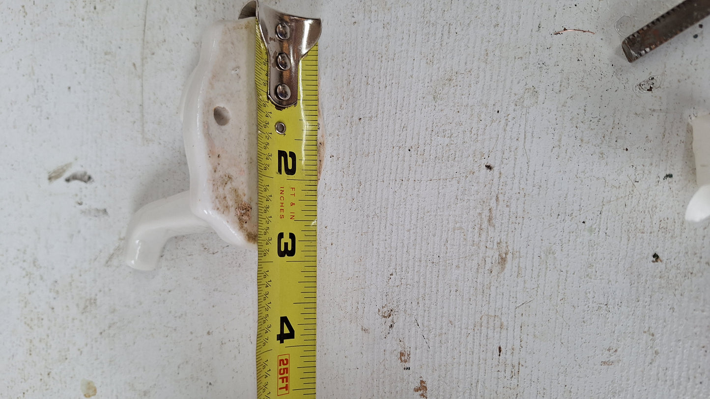 Vintage White Ceramic Wall Hook, Vintage White Bathroom Towel Hook, Chunky Porcelain Bathroom Hand Towel Hook 040501