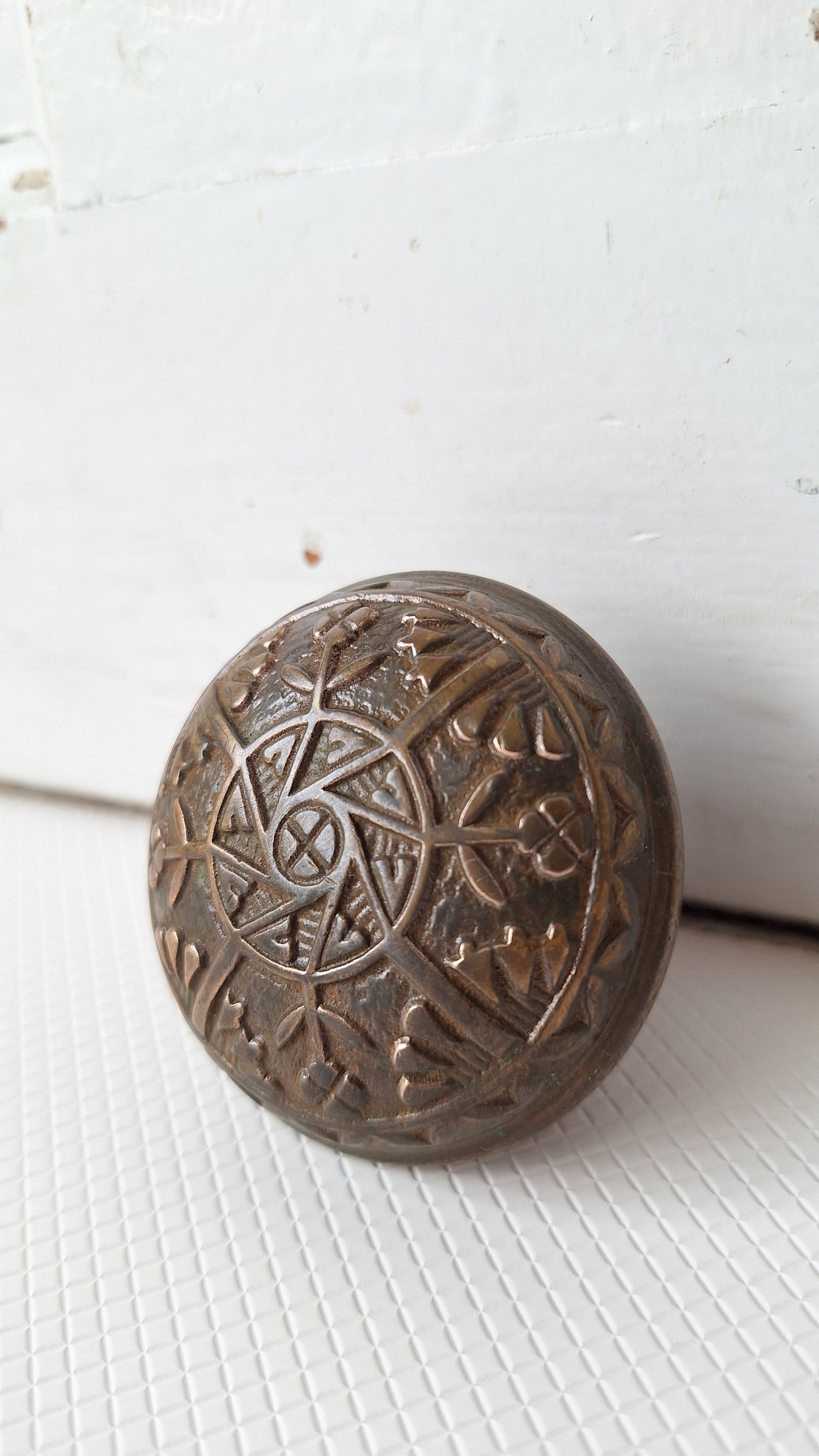 Goemetric Pattern Bronze Doorknob, Antique 1800s Bronze Door Knob, Eastlake Design Door Hardware 040502