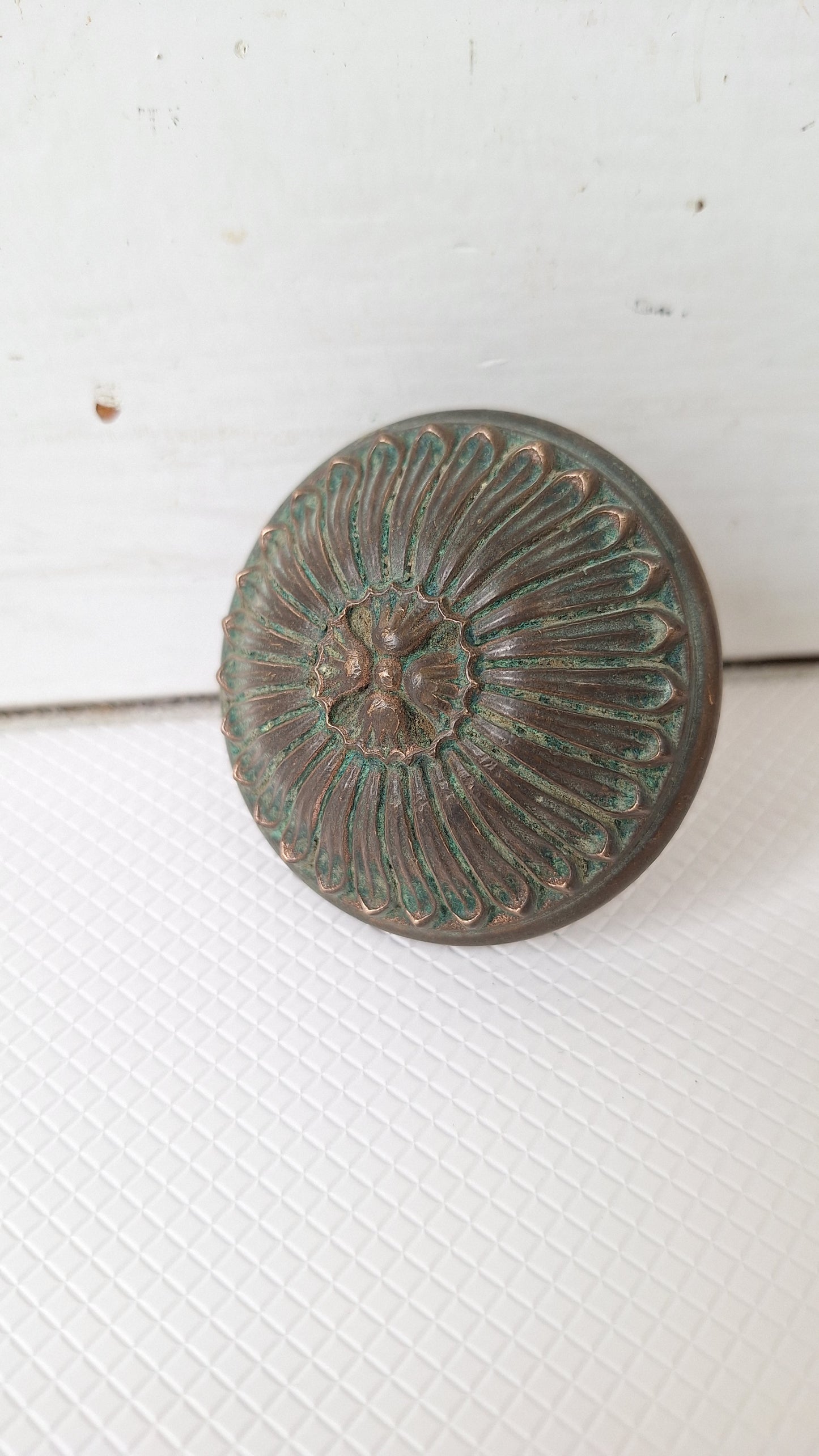 Victorian Doorknob with Radial Design Flower, Fancy Brass Door Knob, Flower Petal Design Antique Door Handle 040503