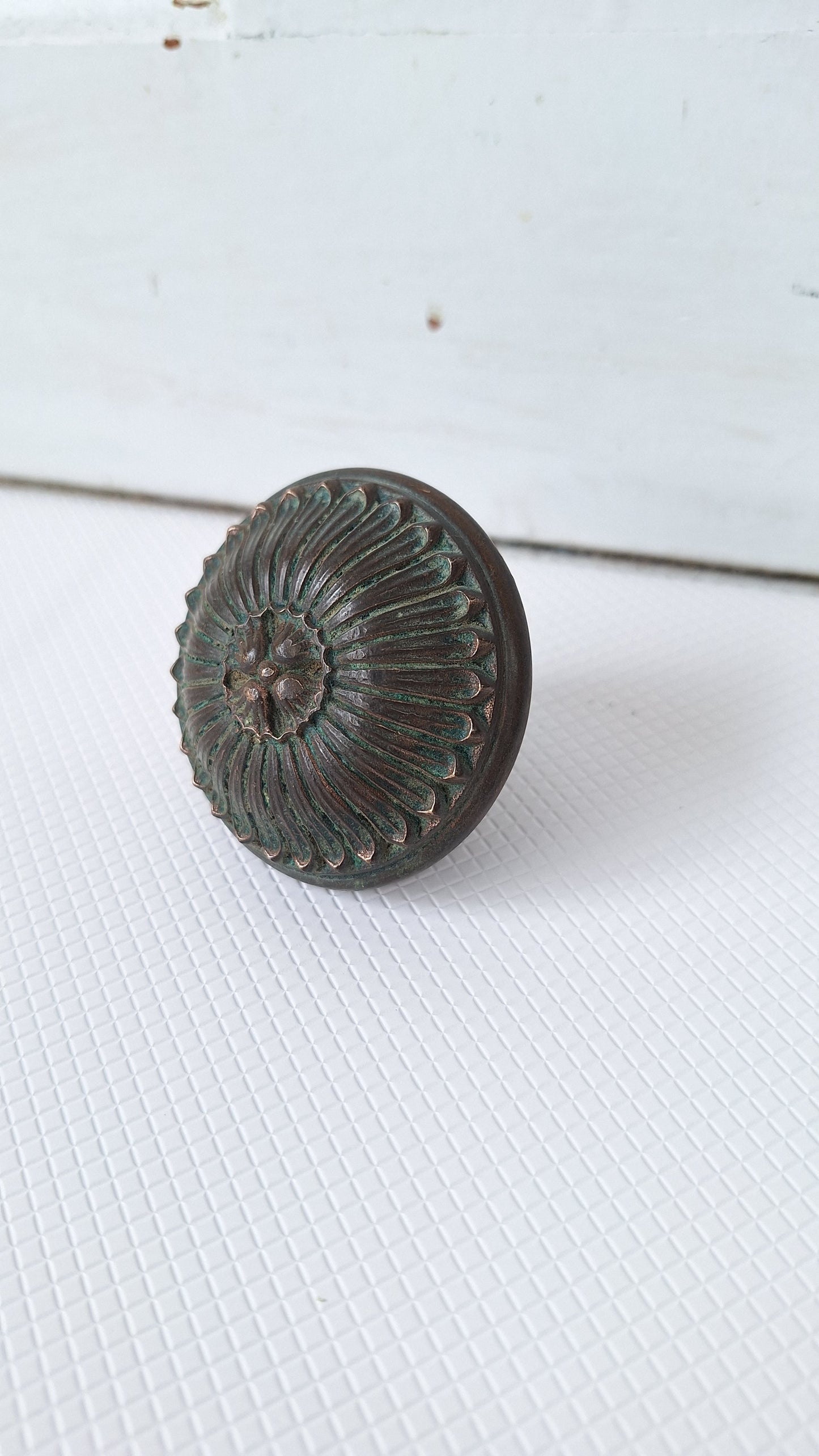 Victorian Doorknob with Radial Design Flower, Fancy Brass Door Knob, Flower Petal Design Antique Door Handle 040503