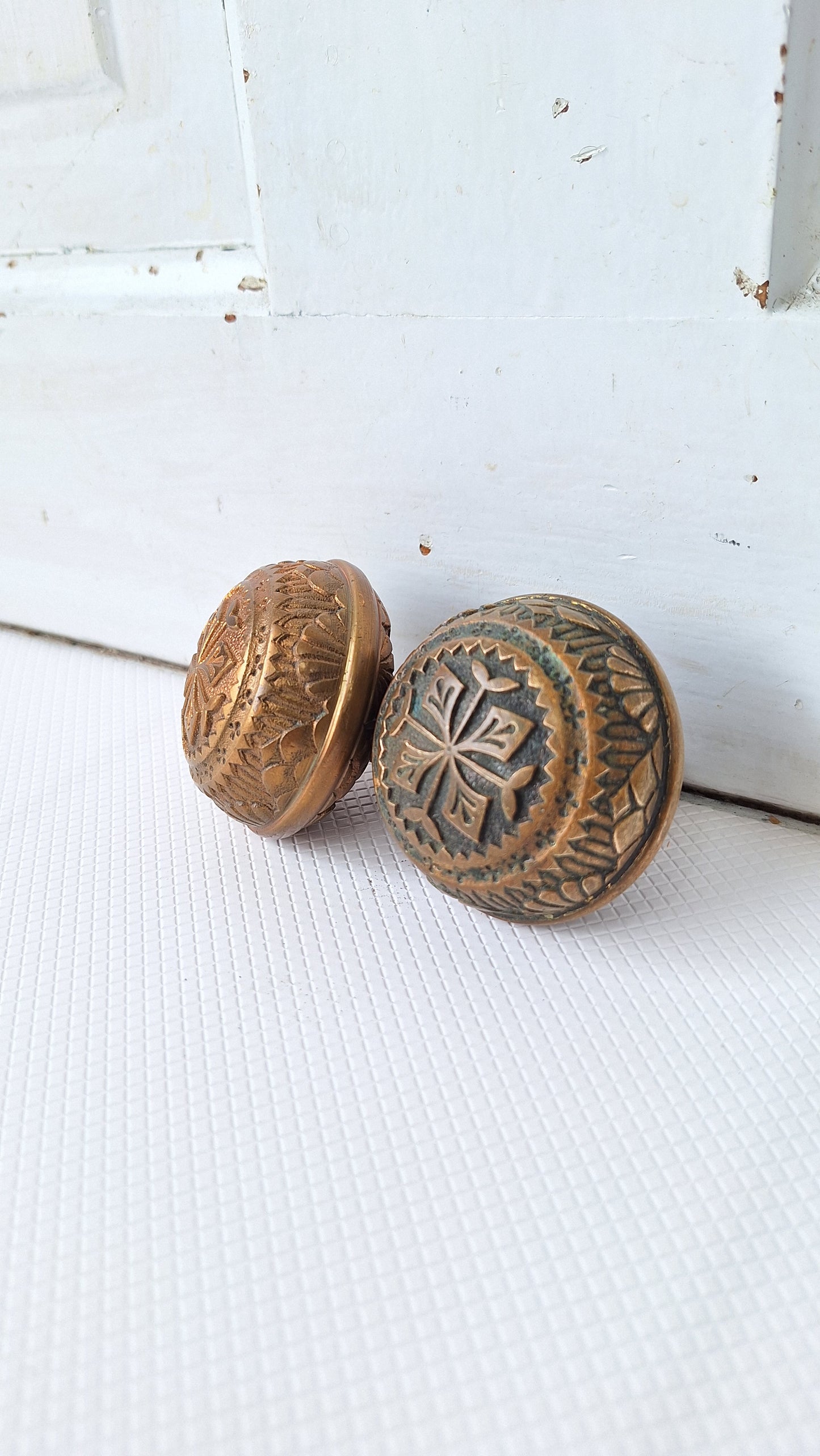 Eastlake Doorknob Set, Original Victorian Ornate Brass Knobs, Solid Brass DoorKnob, Salvaged Hardware, Victorian Era Flower Pattern 040504
