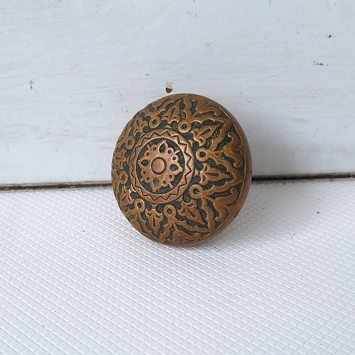 Bronze Doorknob with Ornate Design, Fancy Brass Door Knob, Flower Center Design Antique Door Handle 040509
