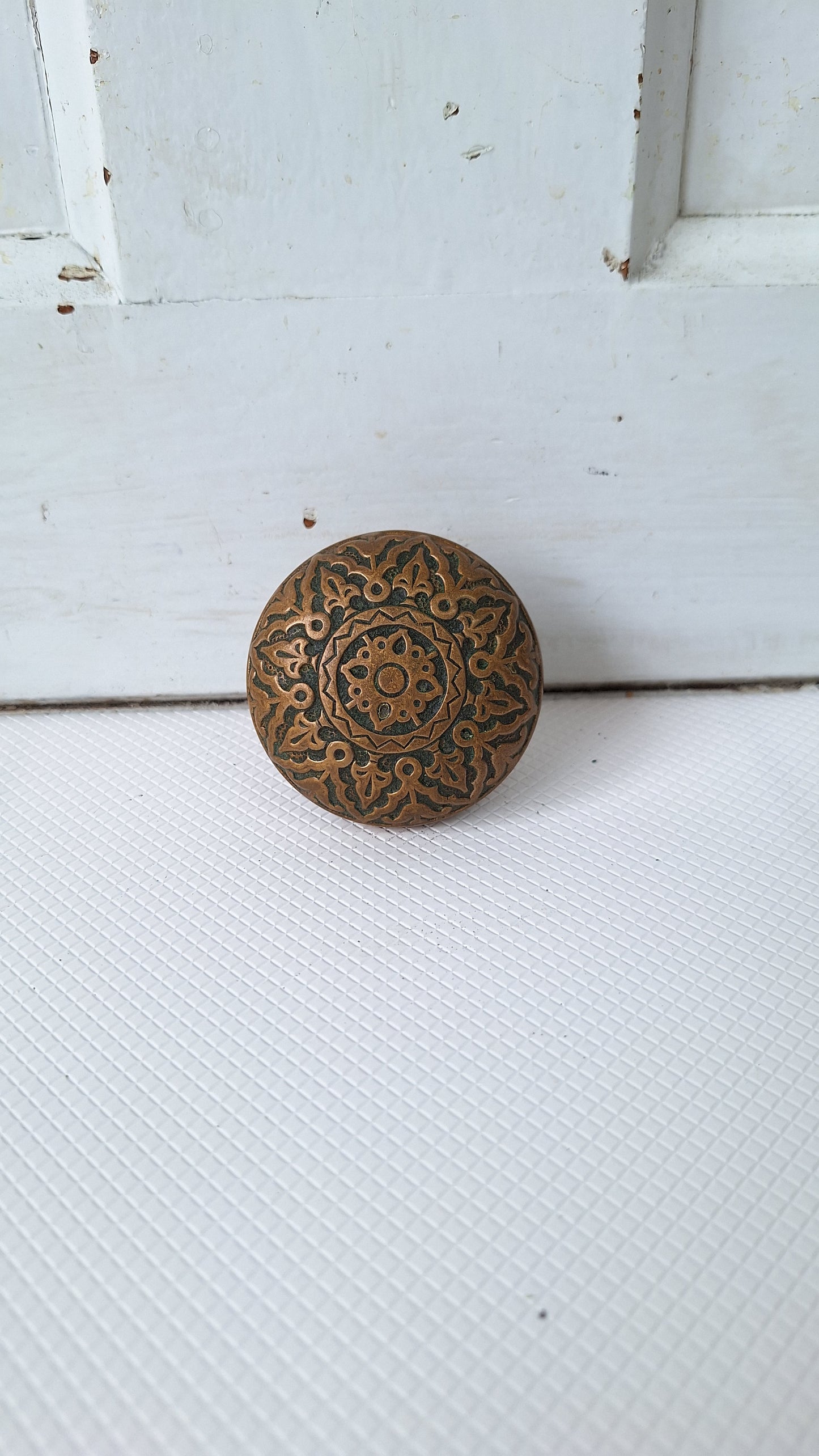 Bronze Doorknob with Ornate Design, Fancy Brass Door Knob, Flower Center Design Antique Door Handle 040509