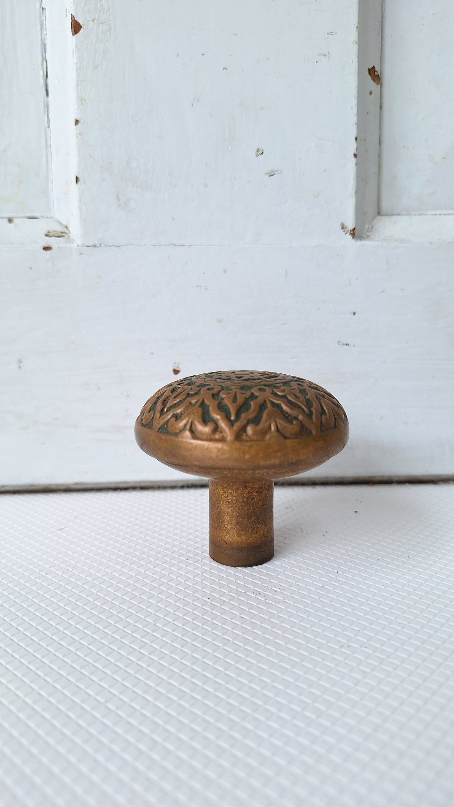 Antique Bronze Doorknob with Interlocking Design, Victorian Era, Fancy Brass Door Knob, Star Center Antique Door Handle 040509