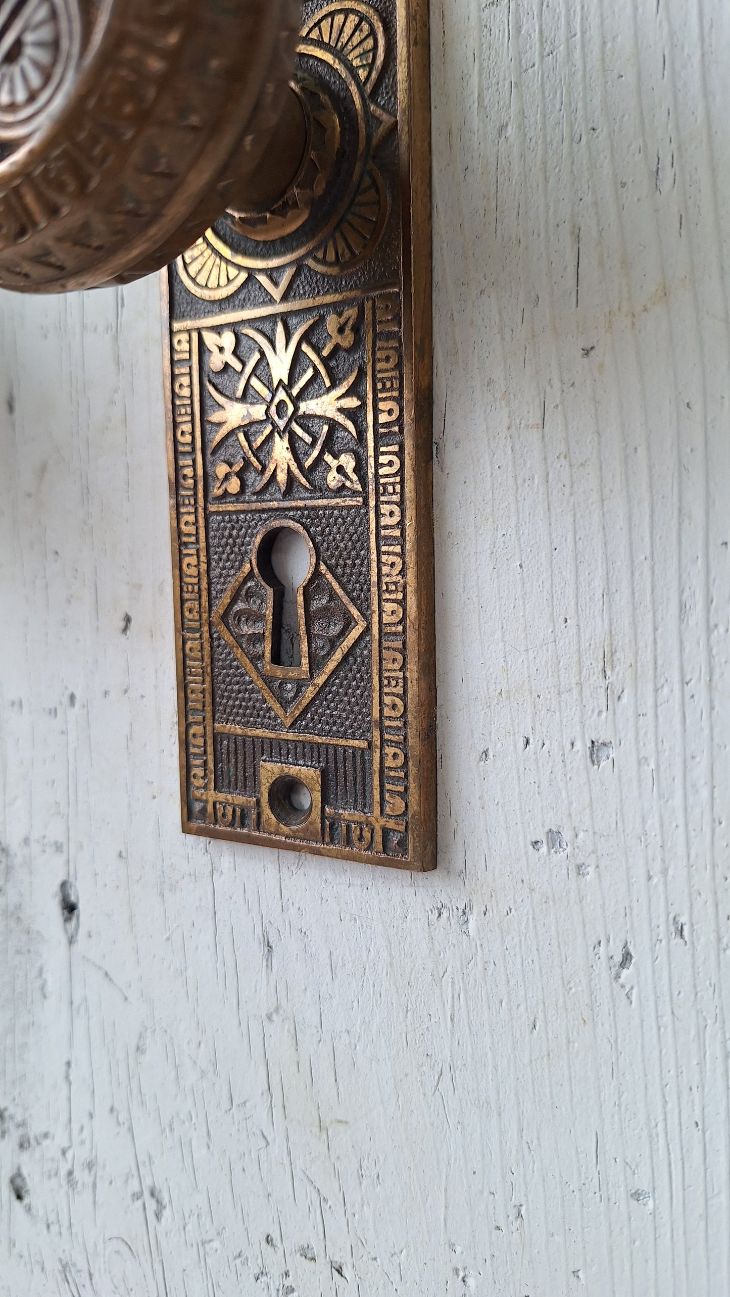 Floral Eastlake Pattern Door Hardware Set, Antique Bronze Design Back Plate and Doorknob Set, Antique Door Hardware 040510