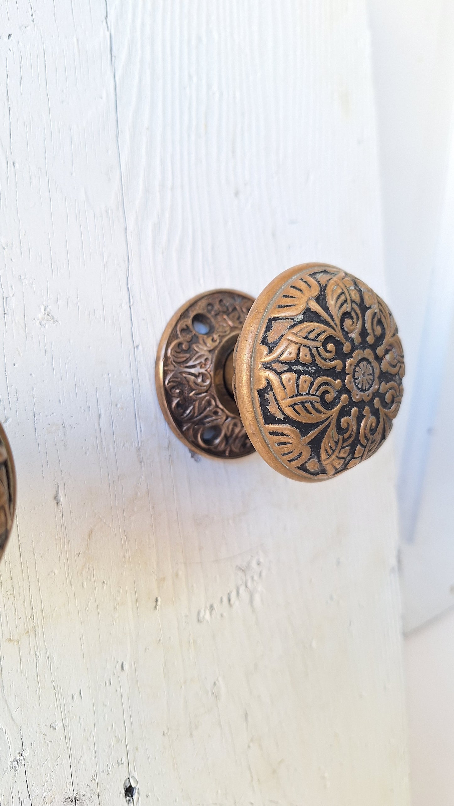 Antique Butterfly Doorknobs and Rosettes by Branford Hardware 1880, Victorian Butterfly Door Knobs 040801