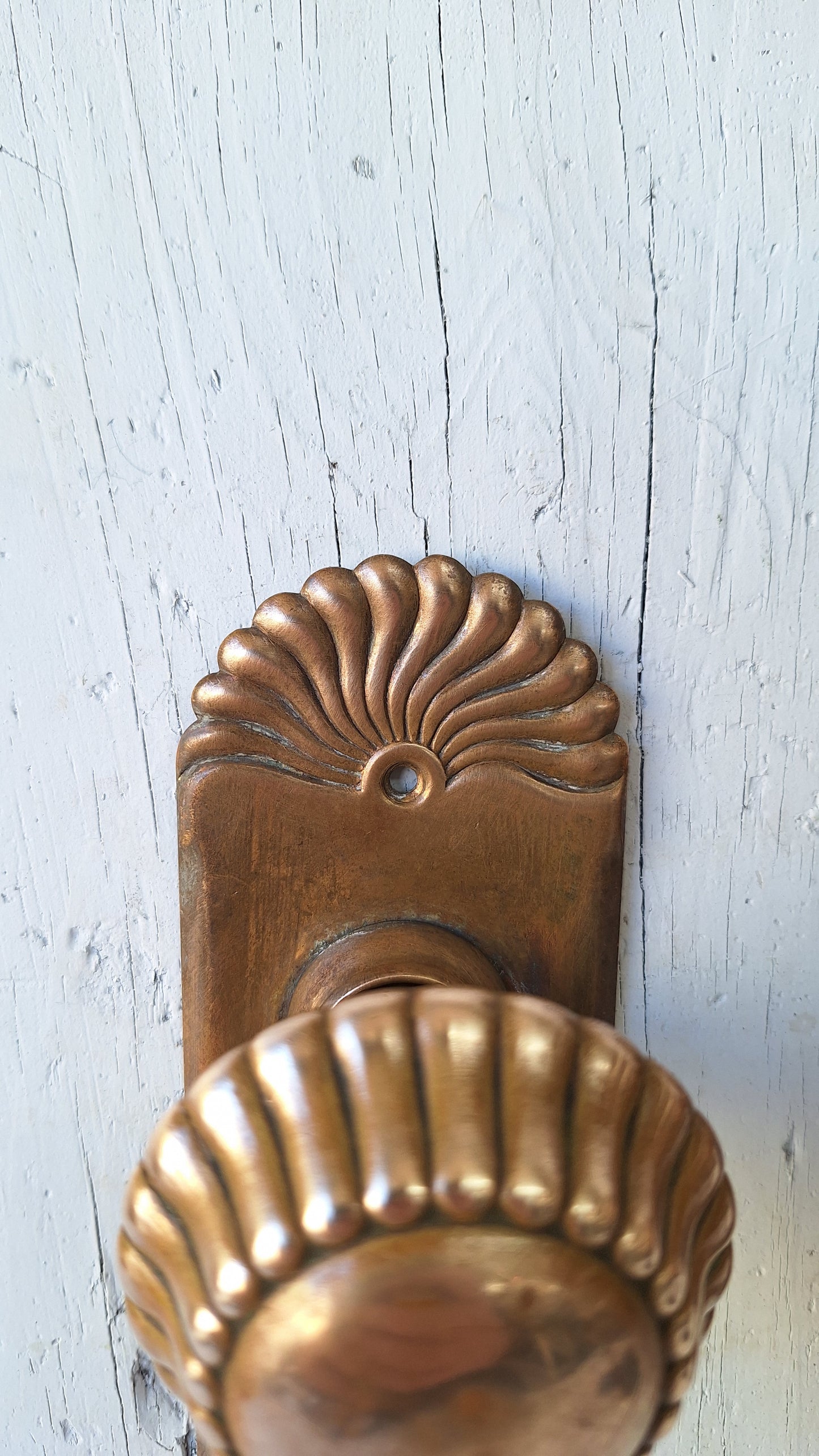 Fan Style Antique Brass Doorknobs and Backplates, Radial Design Knobs and Plates 040802
