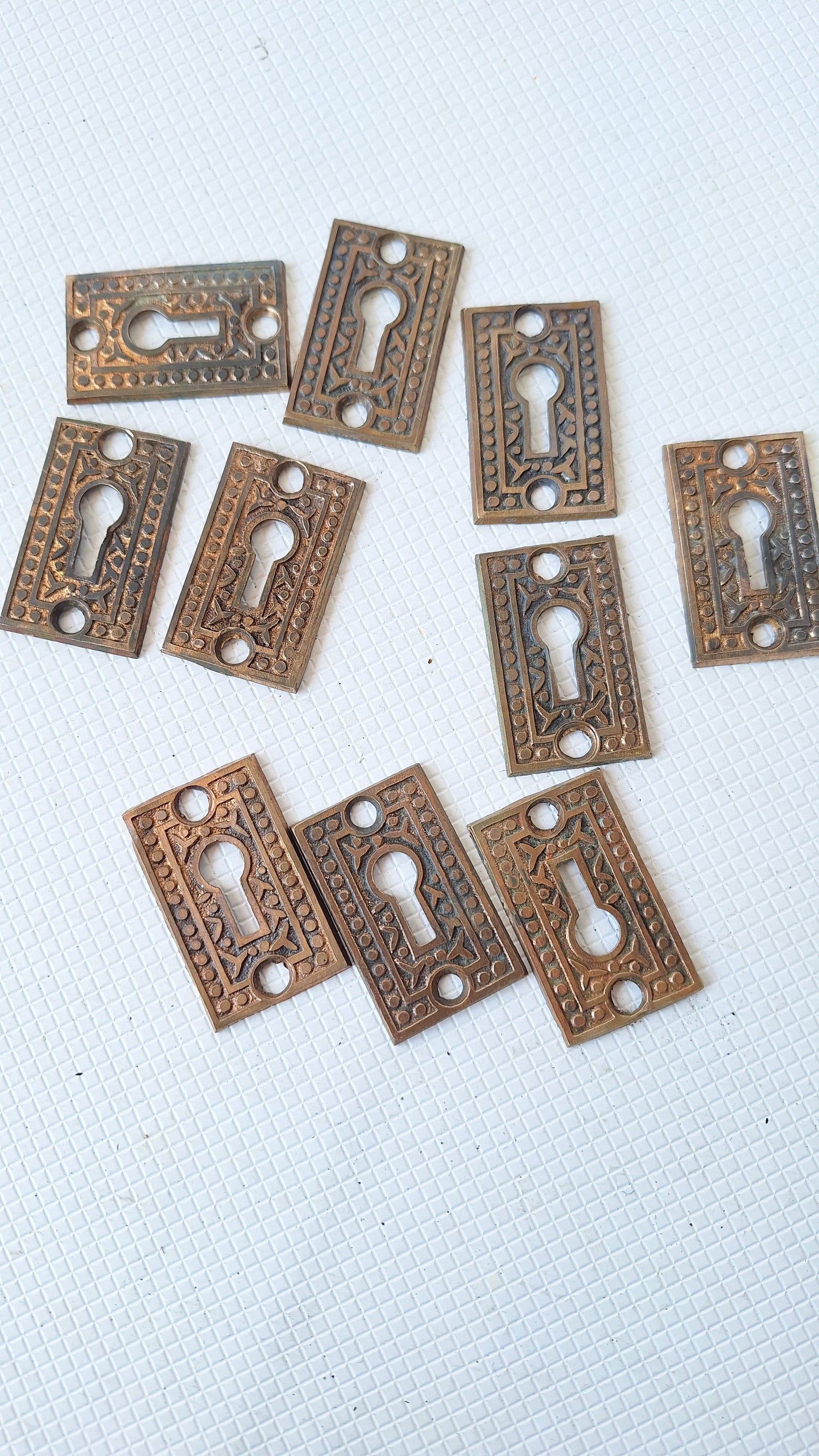 Antique Rice Pattern Key Hole Escutcheon, Antique Cast Bronze Keyhole 041505