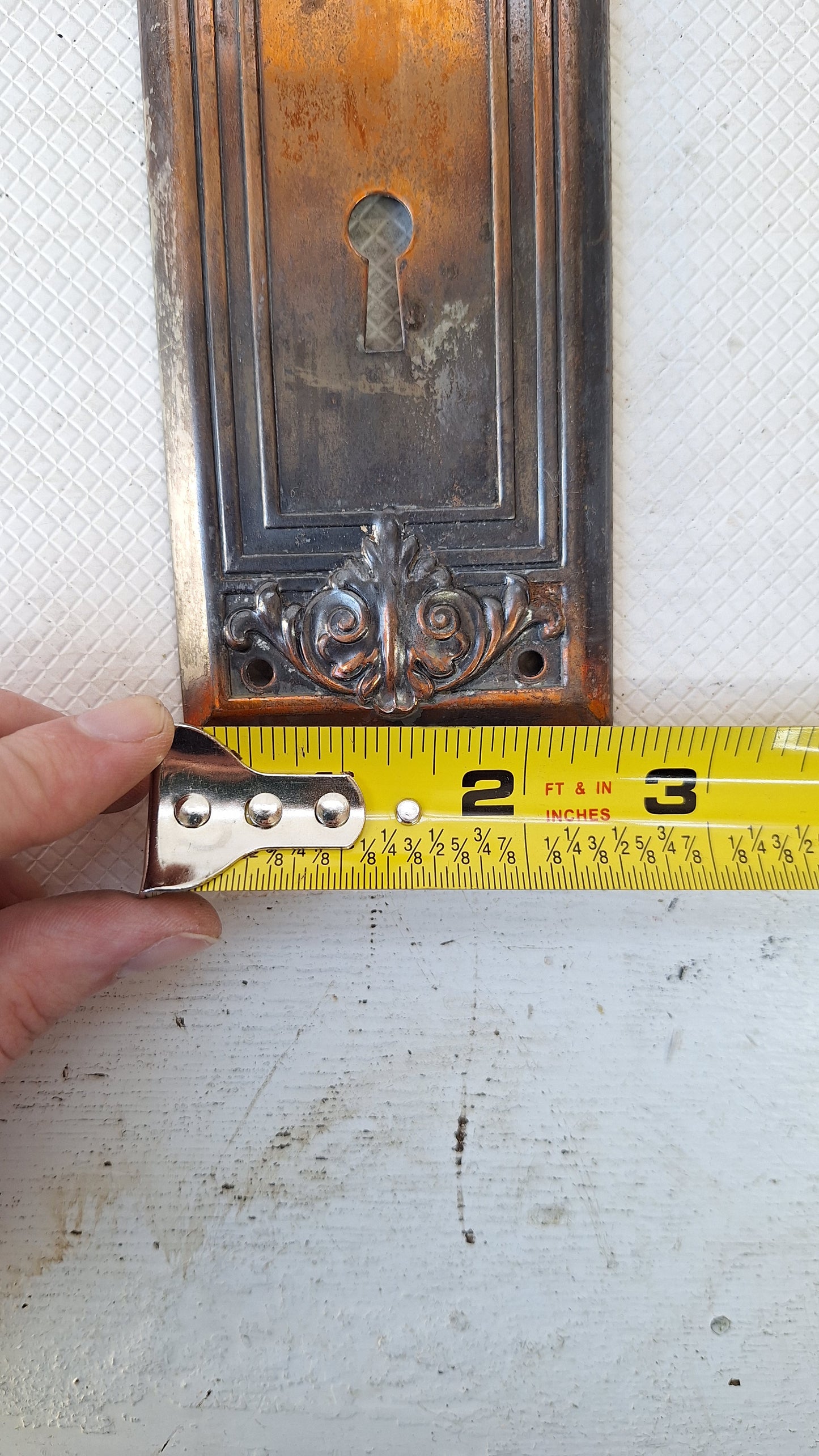 Floral Pattern Door Hardware Set, Locris Pattern by Reading, Antique Steel Design Back Plate and Doorknob Set 042403
