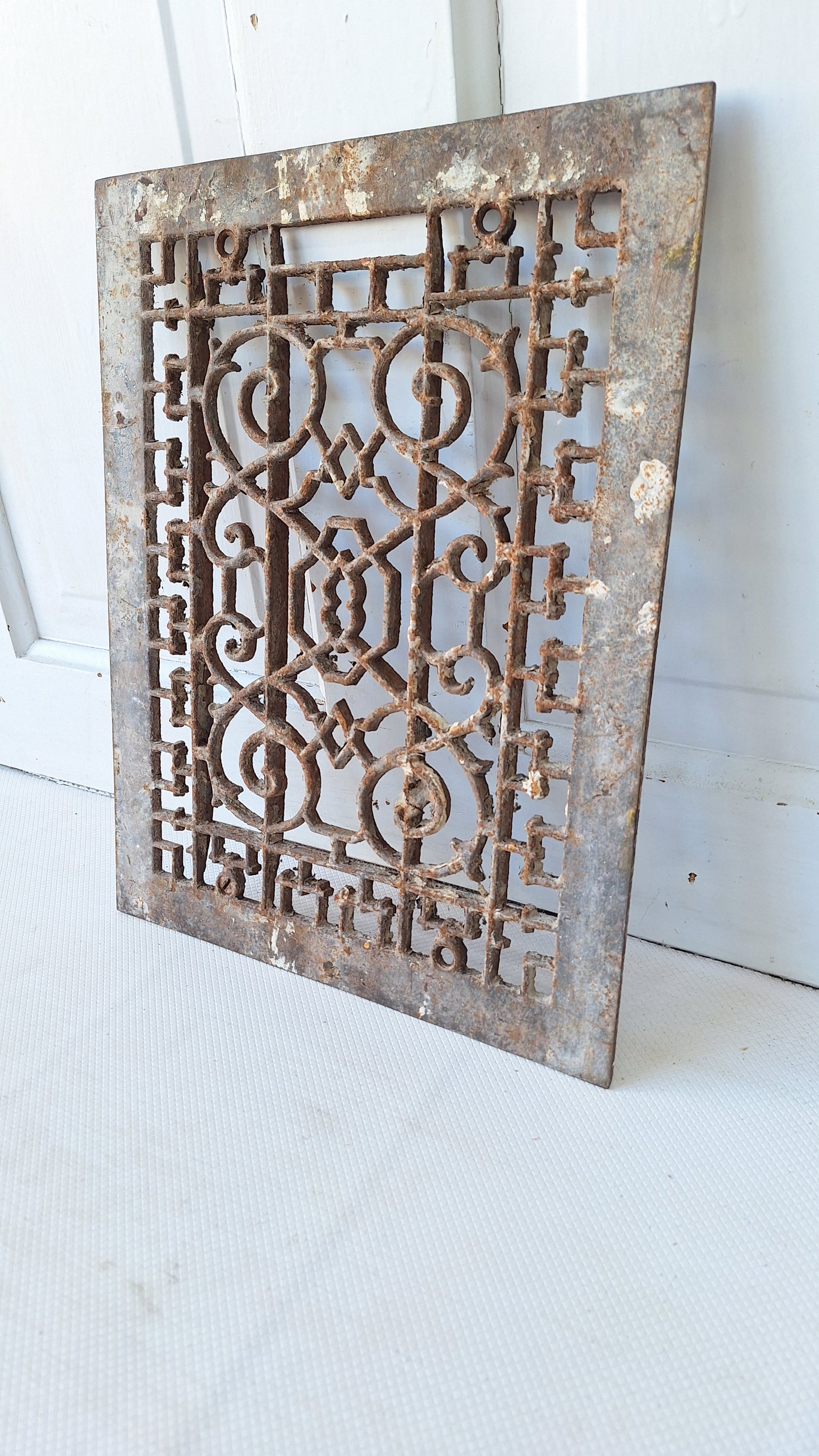 11 x 14" Vintage Cast Iron Grate, Scroll Pattern Antique Vent Cover, Architecture Salvage, Heating Grate, Cold Air Return 042406